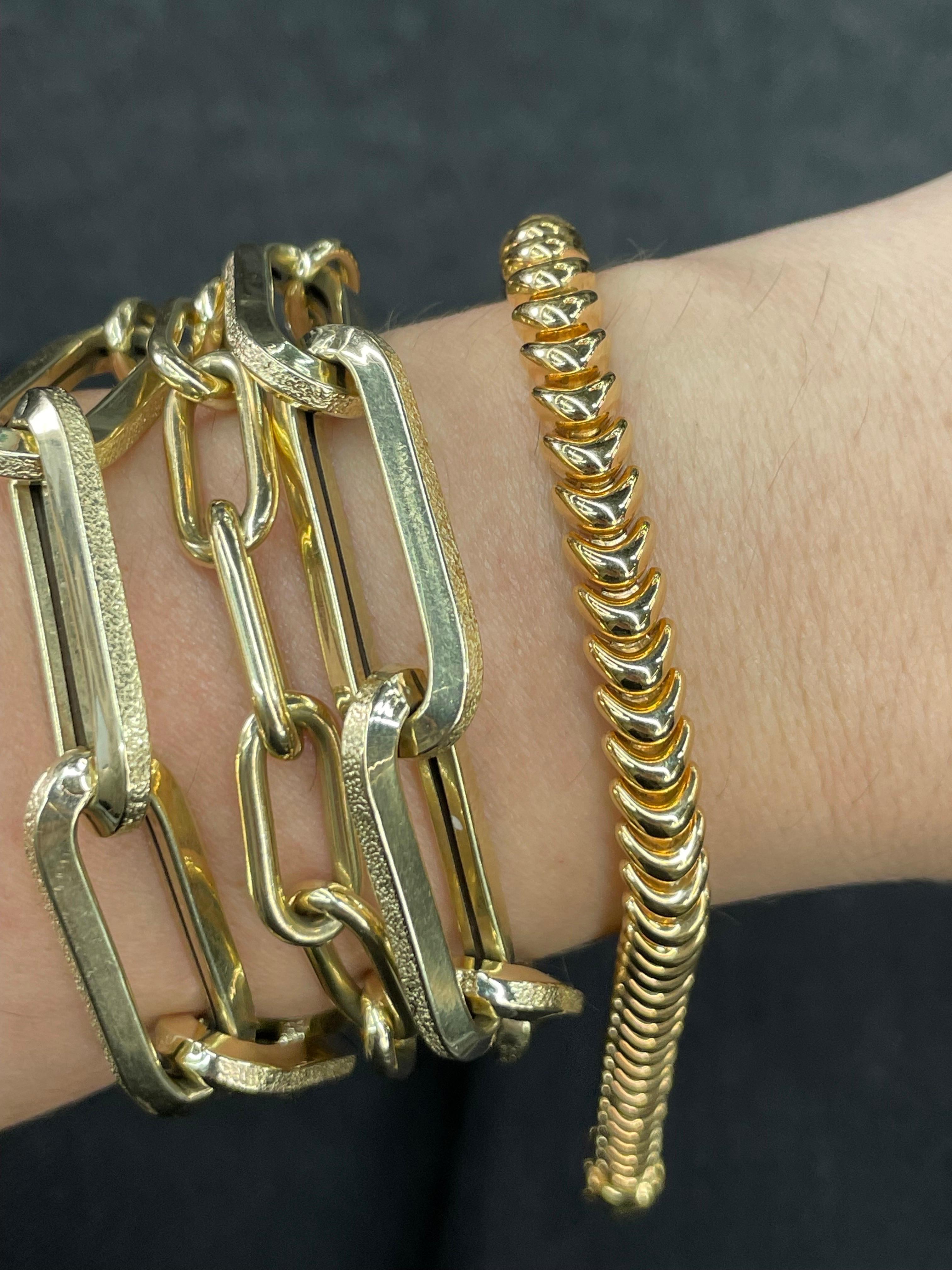 Contemporary 14 Karat Rose Gold 'V' Shape Link Bracelet 21.5 Grams Made in Italy For Sale
