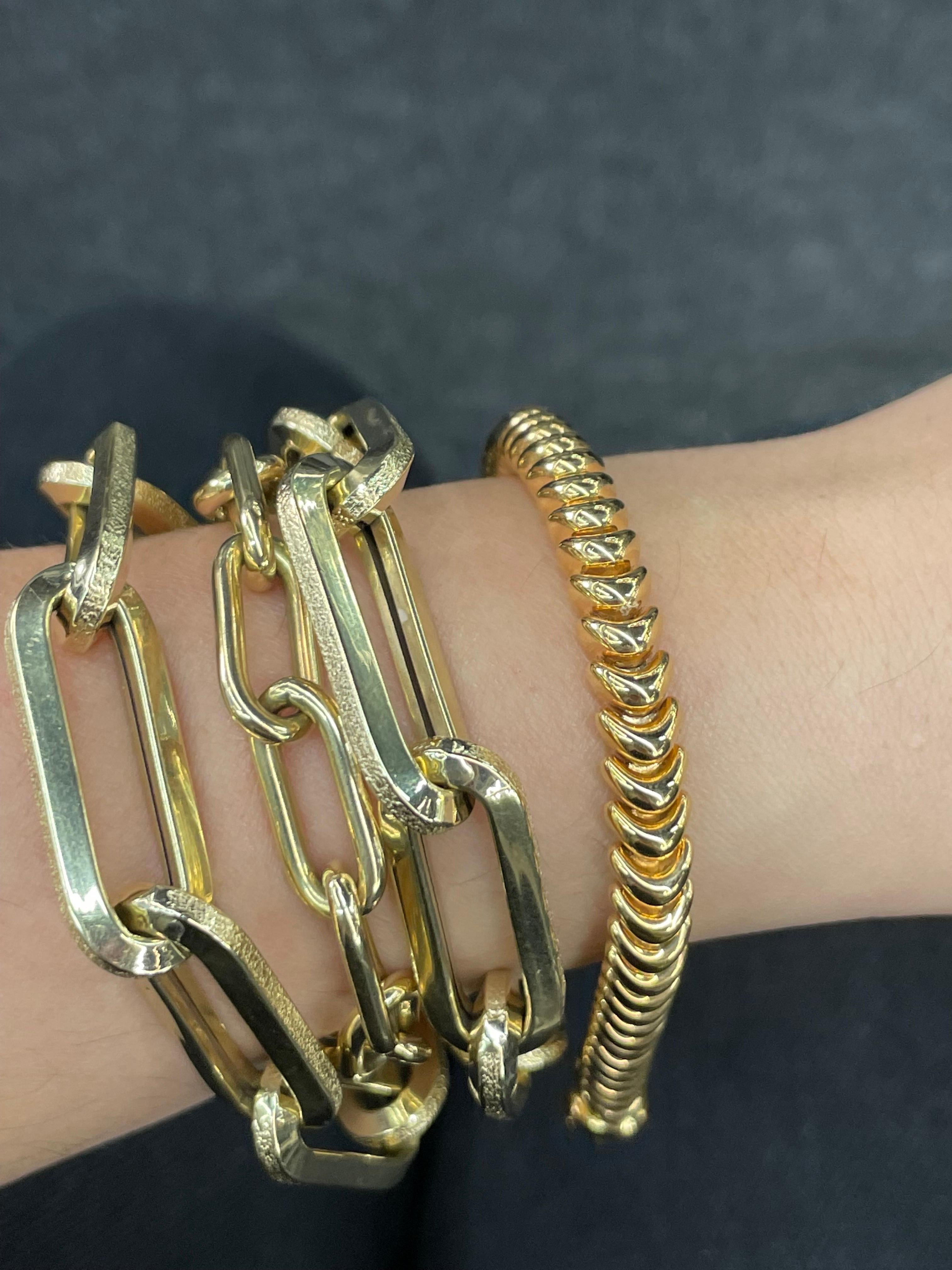 Women's or Men's 14 Karat Rose Gold 'V' Shape Link Bracelet 21.5 Grams Made in Italy For Sale