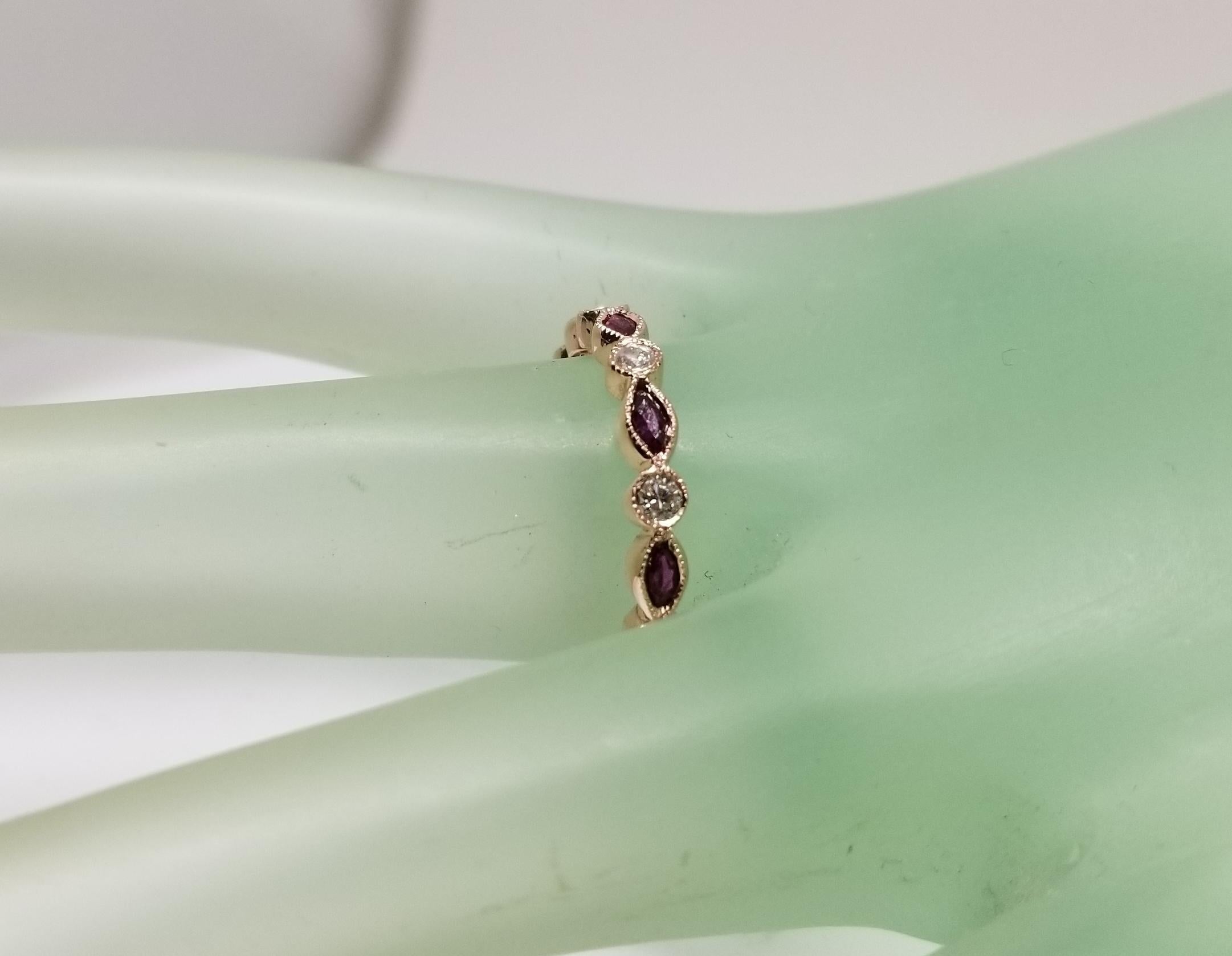 Anillo de rubí y diamantes de 14 quilates en venta 1