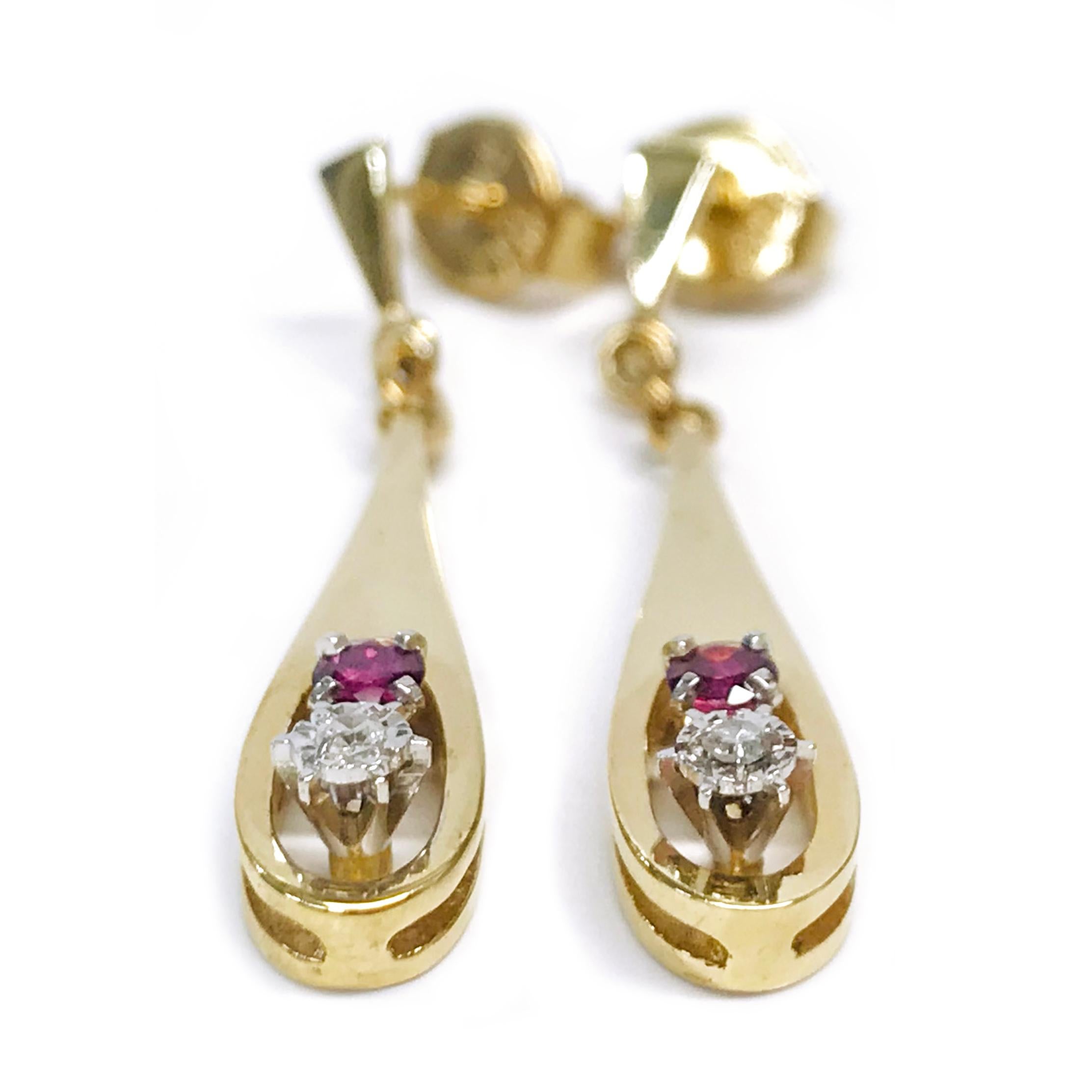 14 Karat Ruby Diamond Elongated Teardrop Dangle Earrings In condizioni buone in vendita a Palm Desert, CA