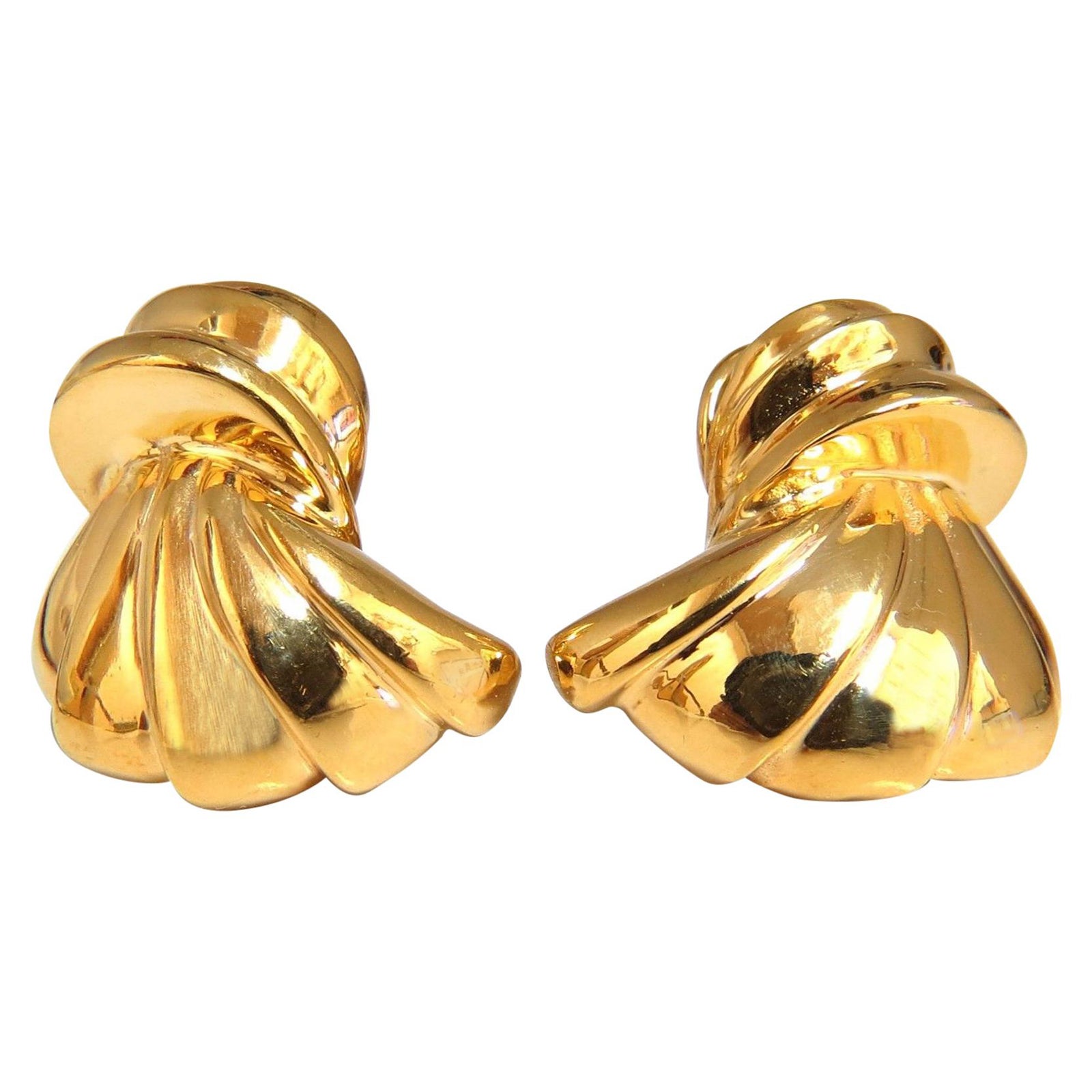14 Karat Shell Form 3D Clip on Earrings 19 Gram*