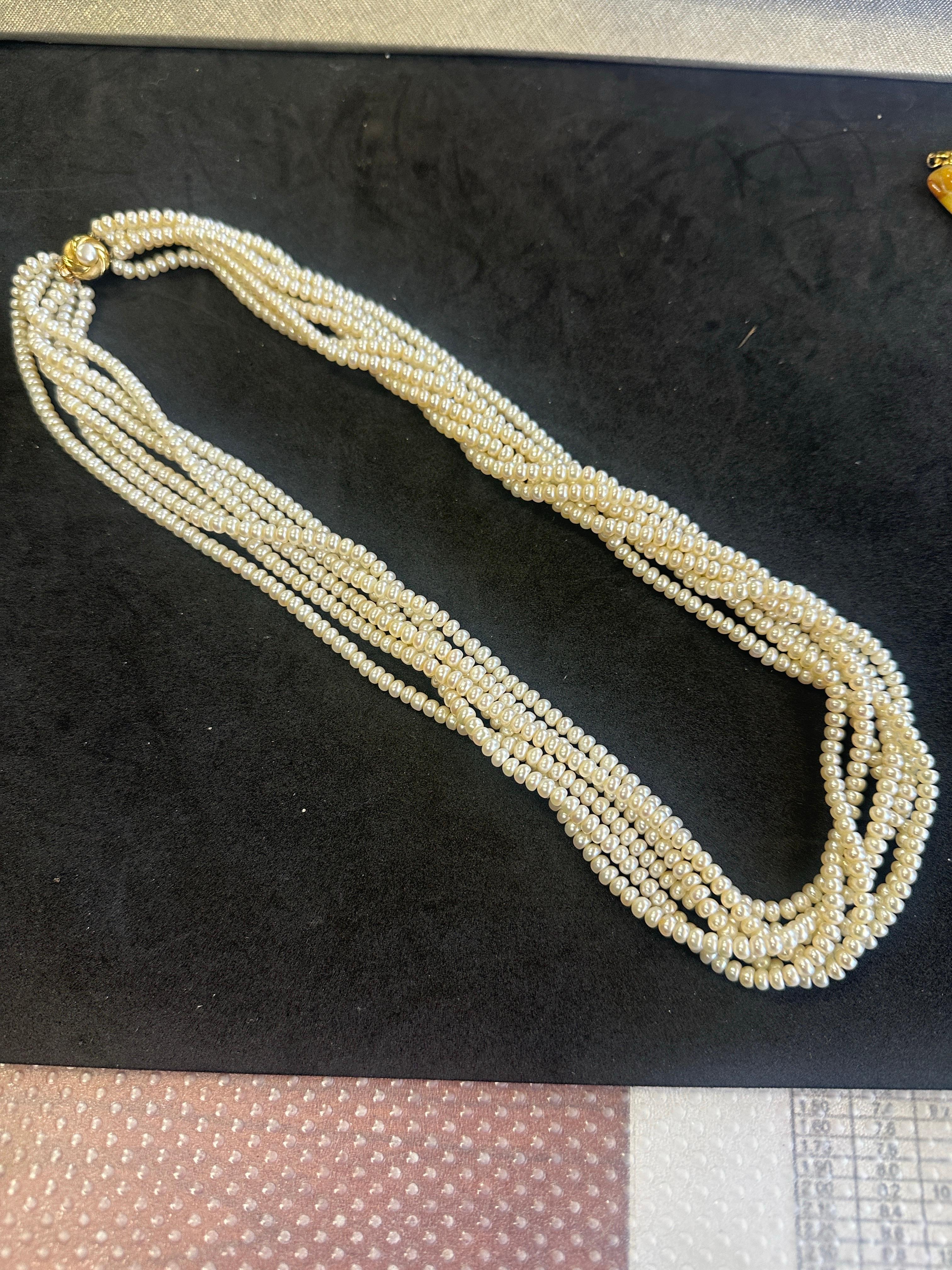 Collier de perles d'eau douce 14 carats à six brins (20 pouces) en vente 1
