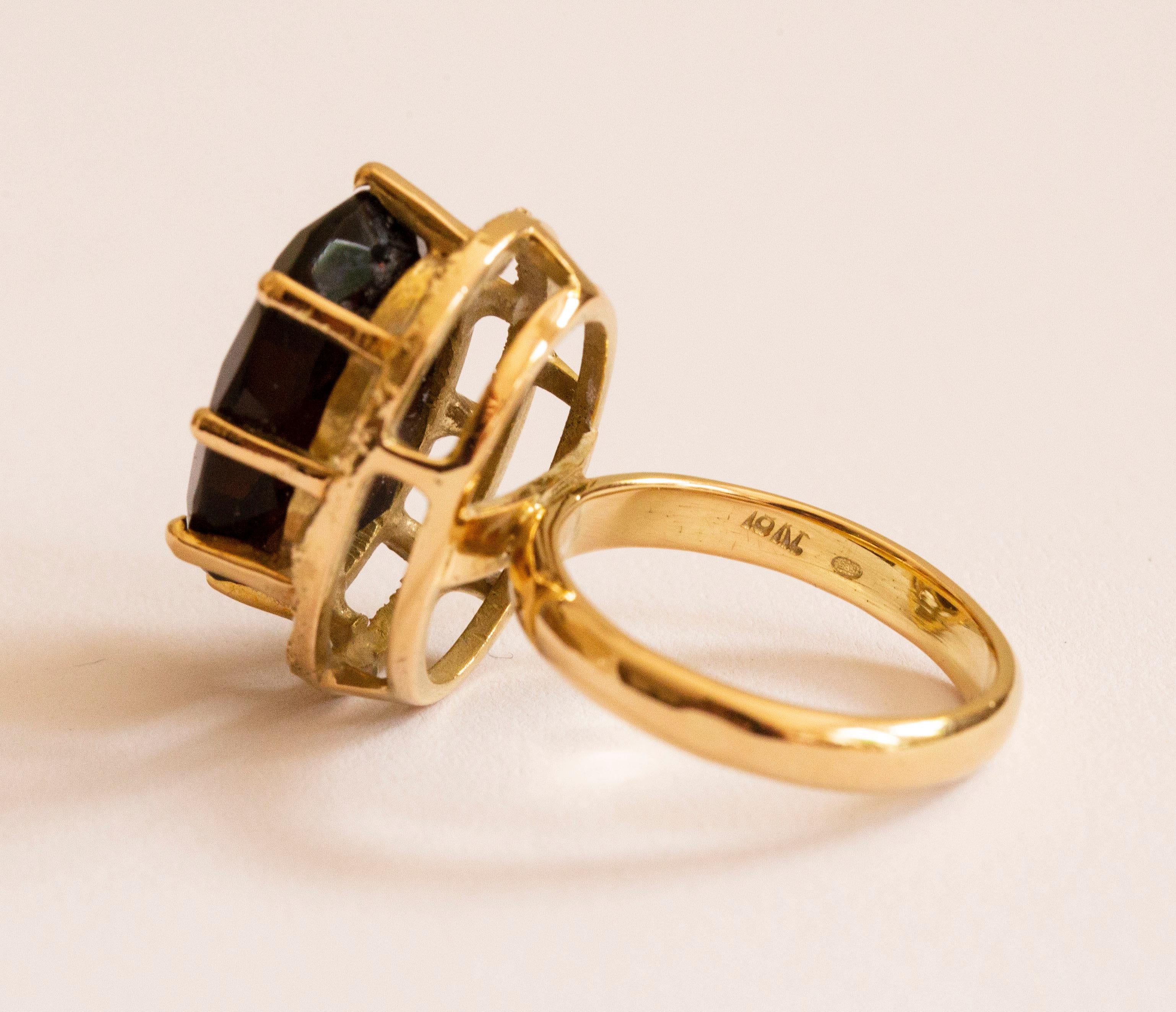 Retro 14 Karat Solid Gold and Faceted Smoky Quartz Cocktail Ring  For Sale