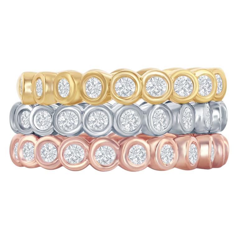 14 Karat stapelbare dreifarbige Diamantringe mit Lünette im Angebot