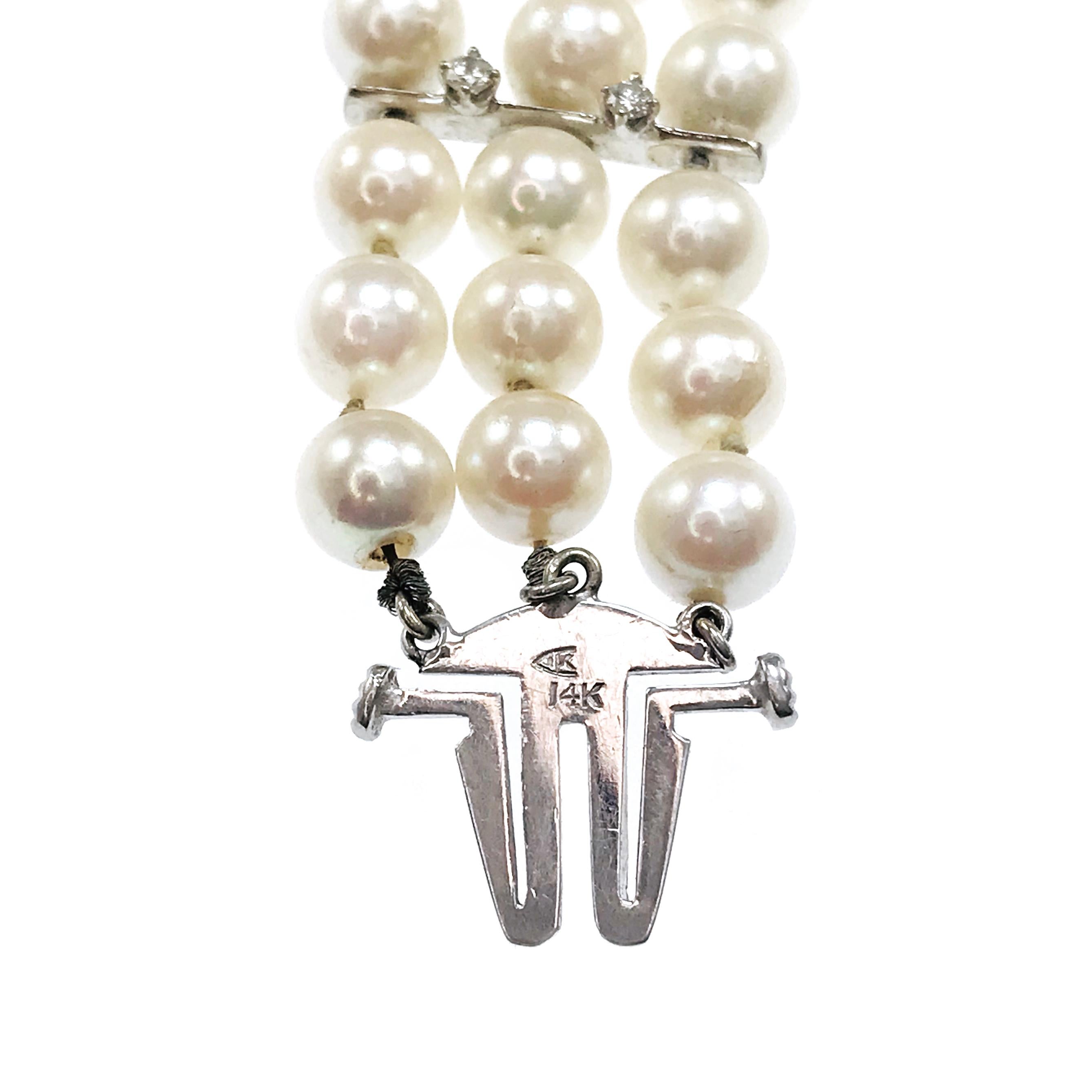 14 Karat Dreireihiges Perlen-Diamant-Armband im Zustand „Gut“ im Angebot in Palm Desert, CA