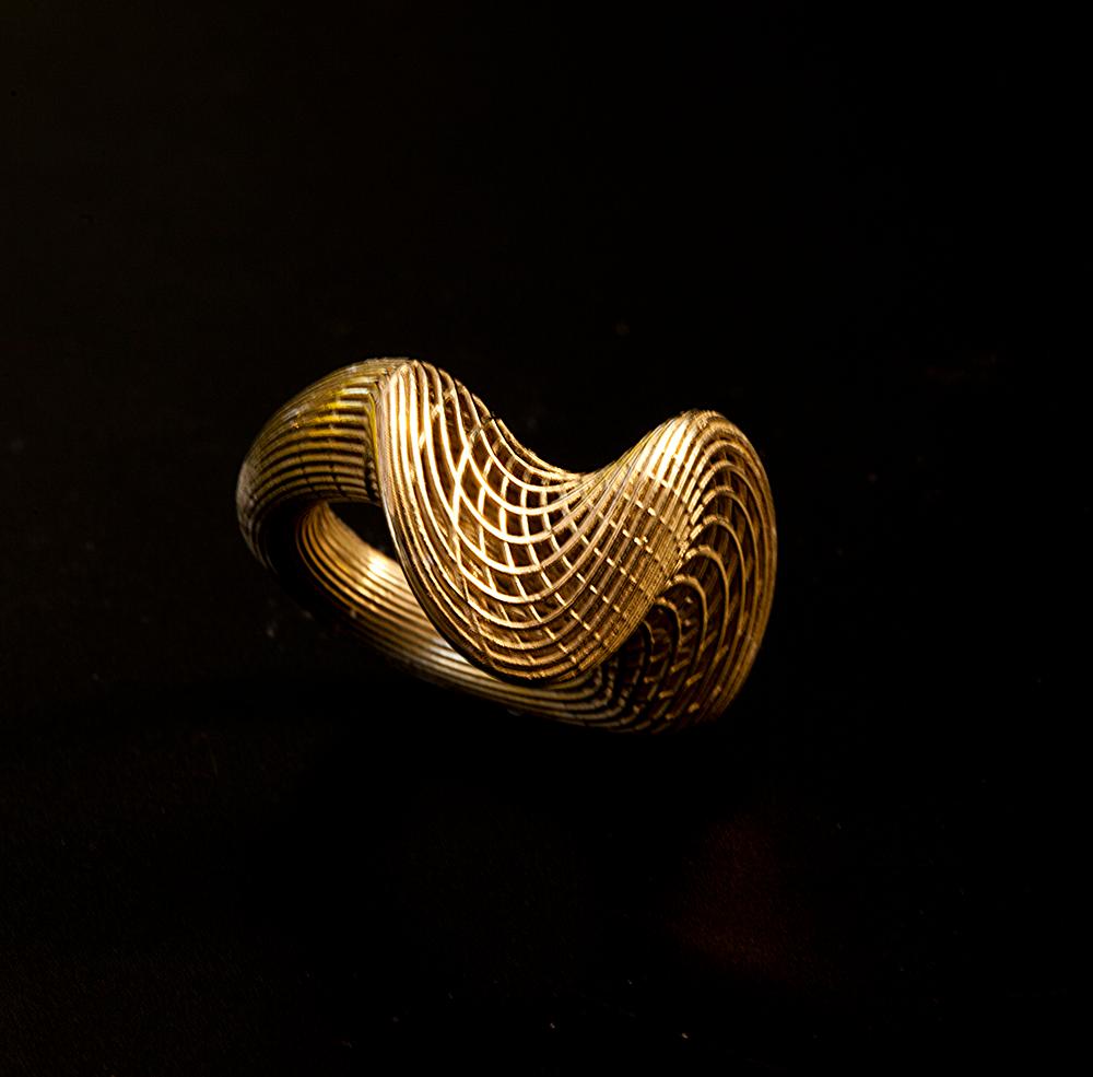 14 Karat Top Twisted Contemporary Ring For Sale 1