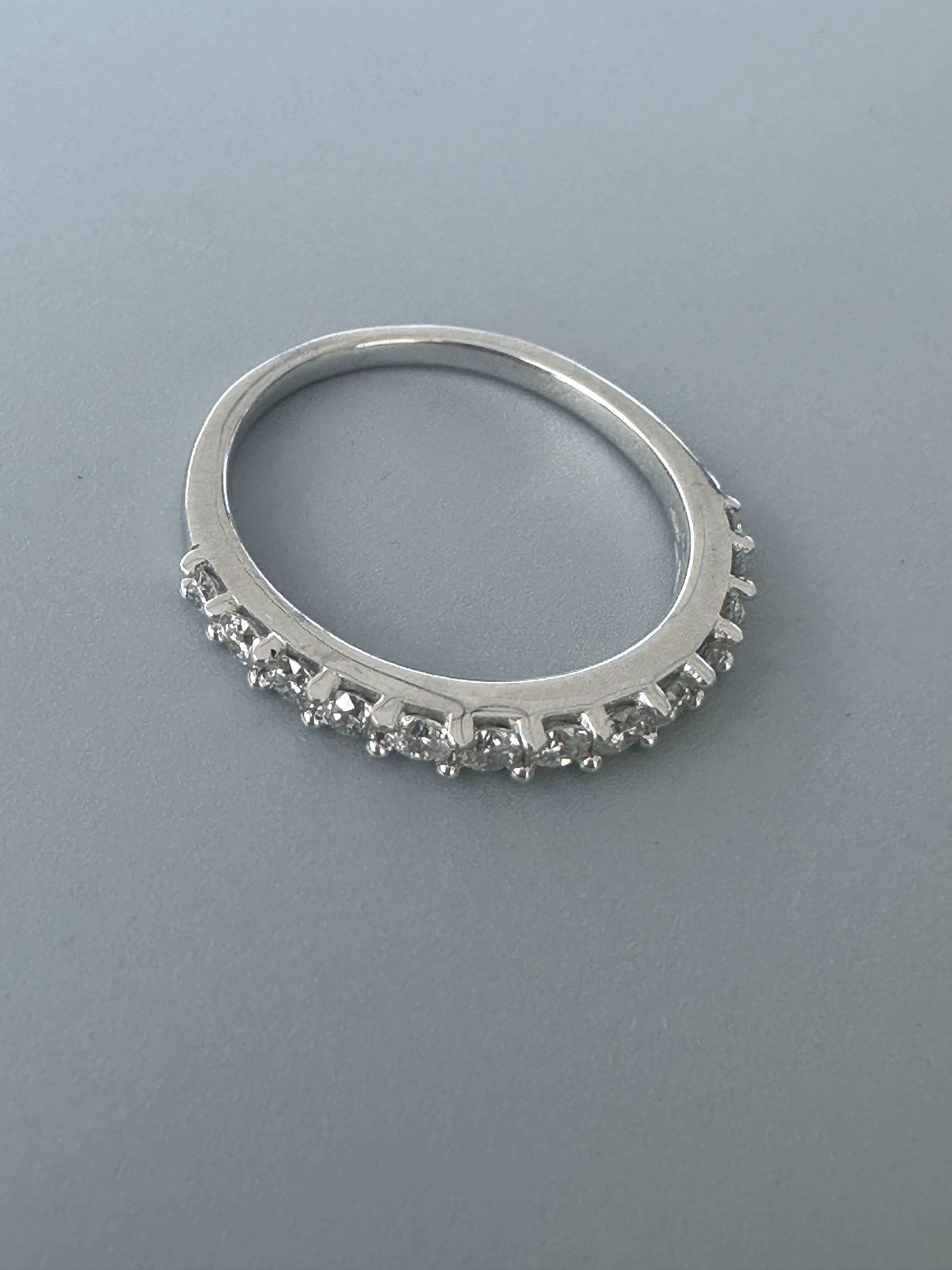 14 Karat Zwei zusammenpassende stapelbare Diamantbänder 1,50 Karat Gesamtgewicht im Angebot 4