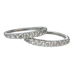 14 Karat Zwei zusammenpassende stapelbare Diamantbänder 1,50 Karat Gesamtgewicht