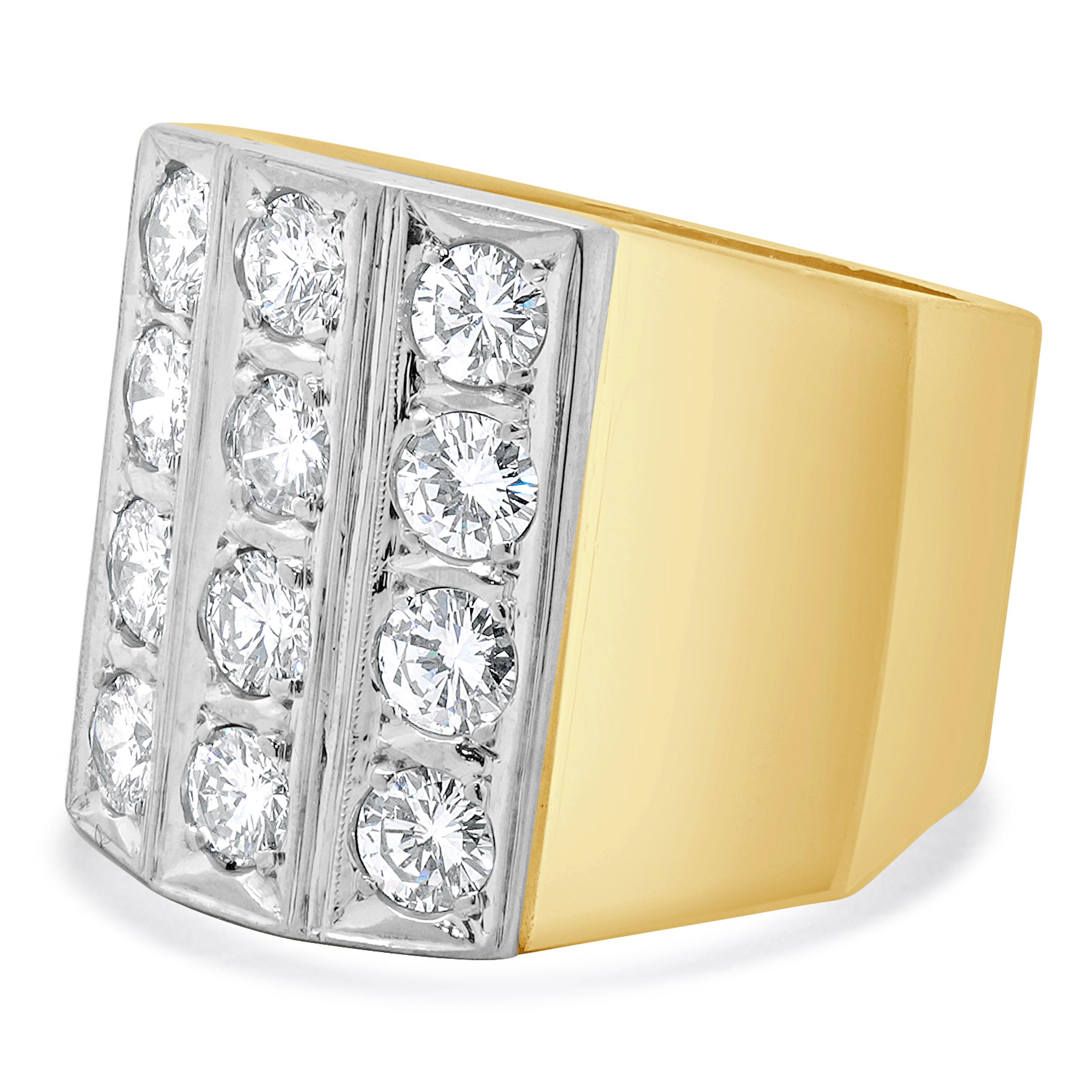 Materiale: Oro bianco e giallo 14 carati
Diamante: 12 tagli rotondi = 1,92cttw
Colore: H
Chiarezza: VS1
Misura dell'anello: 8,5 (si prega di attendere fino a 2 giorni lavorativi in più per le richieste di misura)
Peso: 19.10 grammi