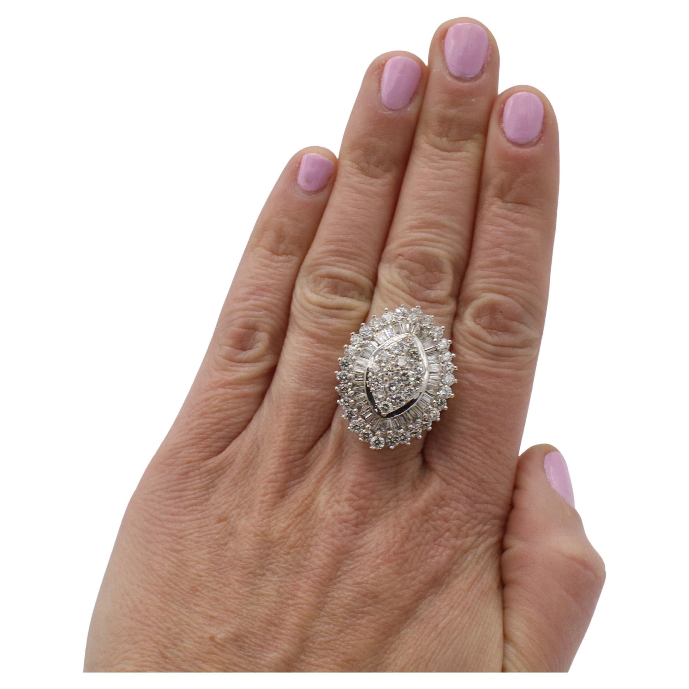 14 Karat Two-Tone 4.00 Carat Natural Diamond Cluster Cocktail Ring In Excellent Condition For Sale In  Baltimore, MD