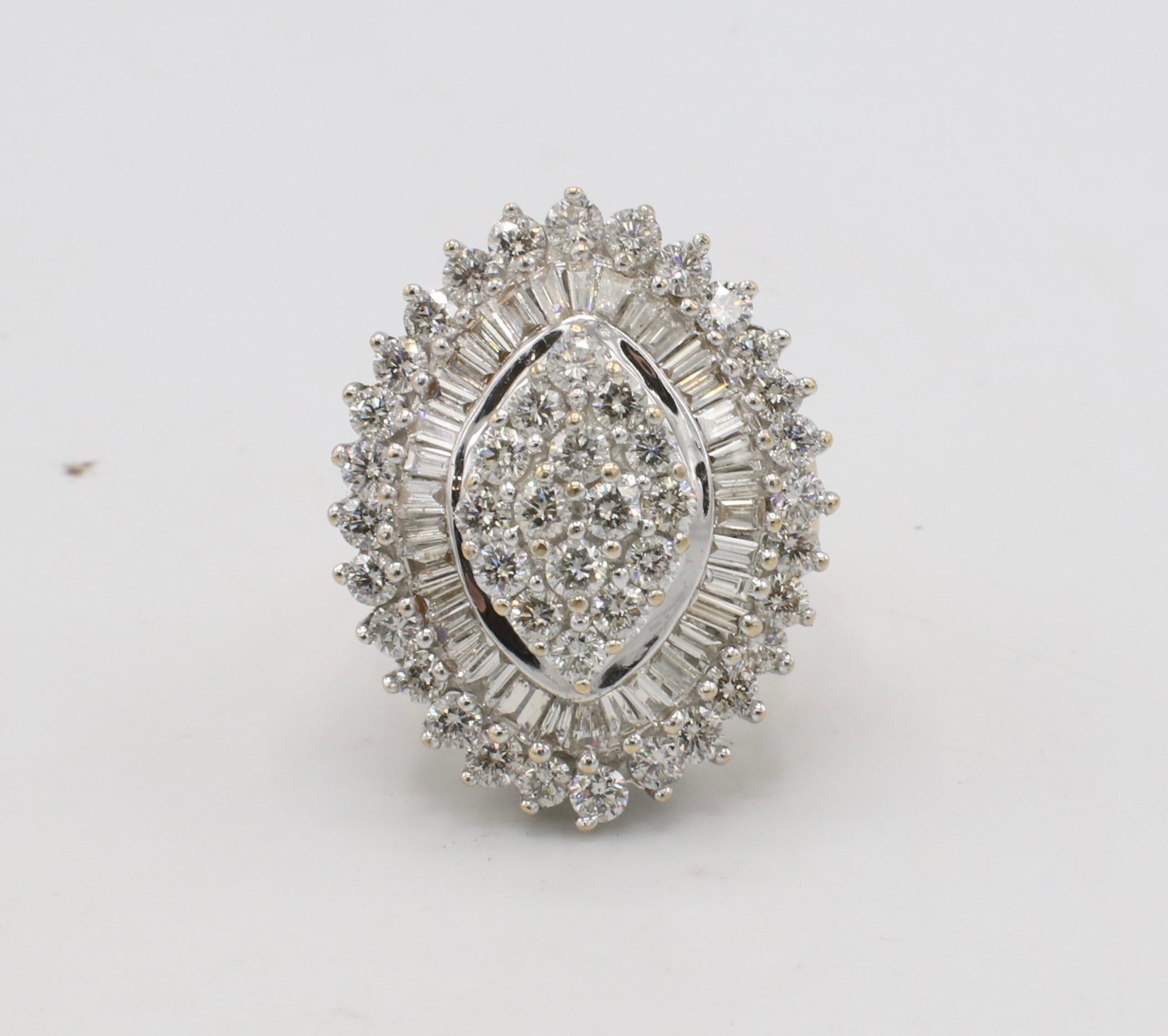 Women's 14 Karat Two-Tone 4.00 Carat Natural Diamond Cluster Cocktail Ring For Sale