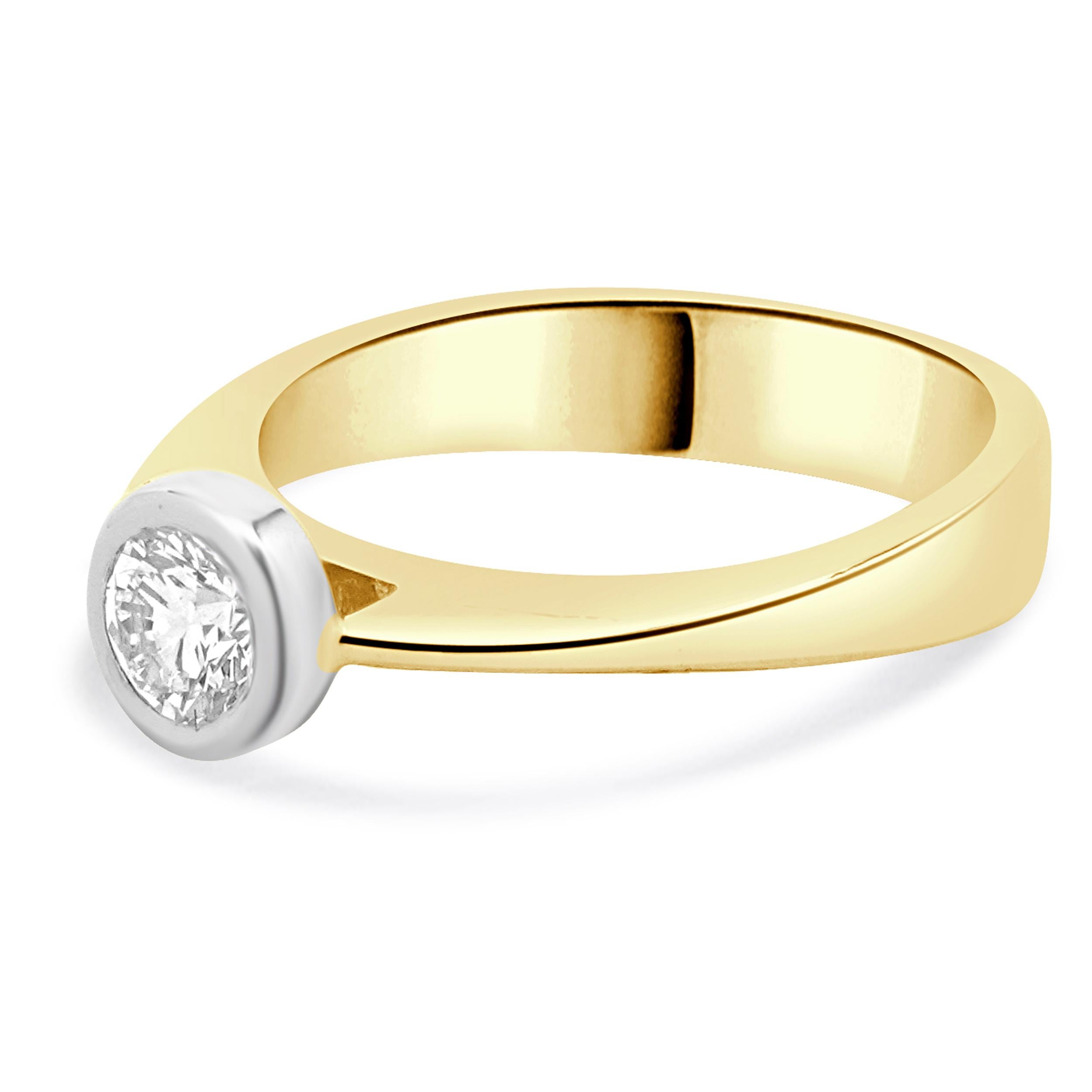 Concepteur : personnalisé
MATERIAL : Or blanc et jaune 14K
Diamant : taille brillant rond = 0,50cttw
Couleur : G
Clarté : VS2
Taille de la bague : 6.25 (veuillez prévoir deux jours de livraison supplémentaires pour les demandes de taille)
Dimensions