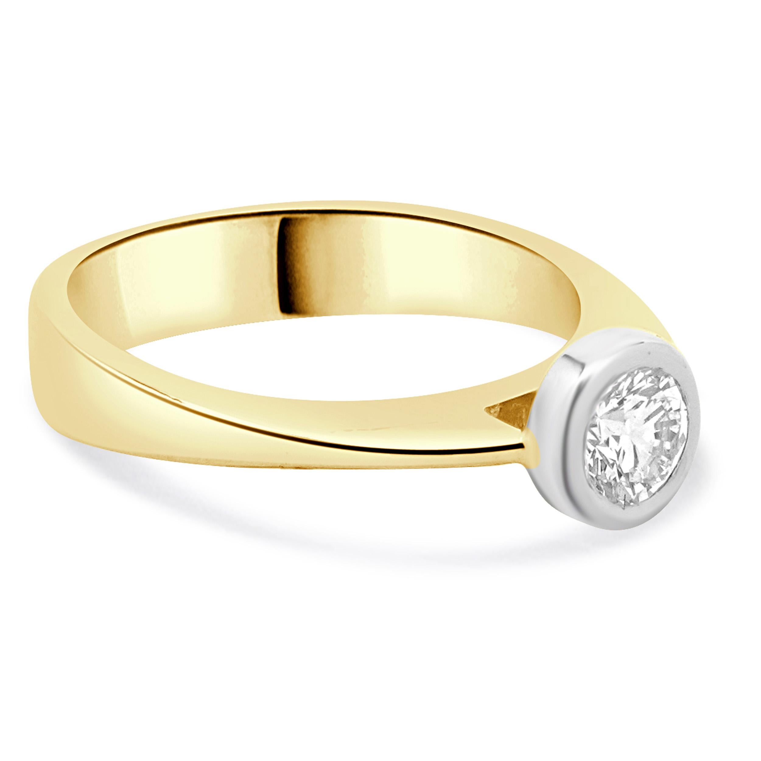 14 Karat Two Tone Diamond Solitaire Engagement Ring (bague de fiançailles solitaire à diamant) Excellent état - En vente à Scottsdale, AZ