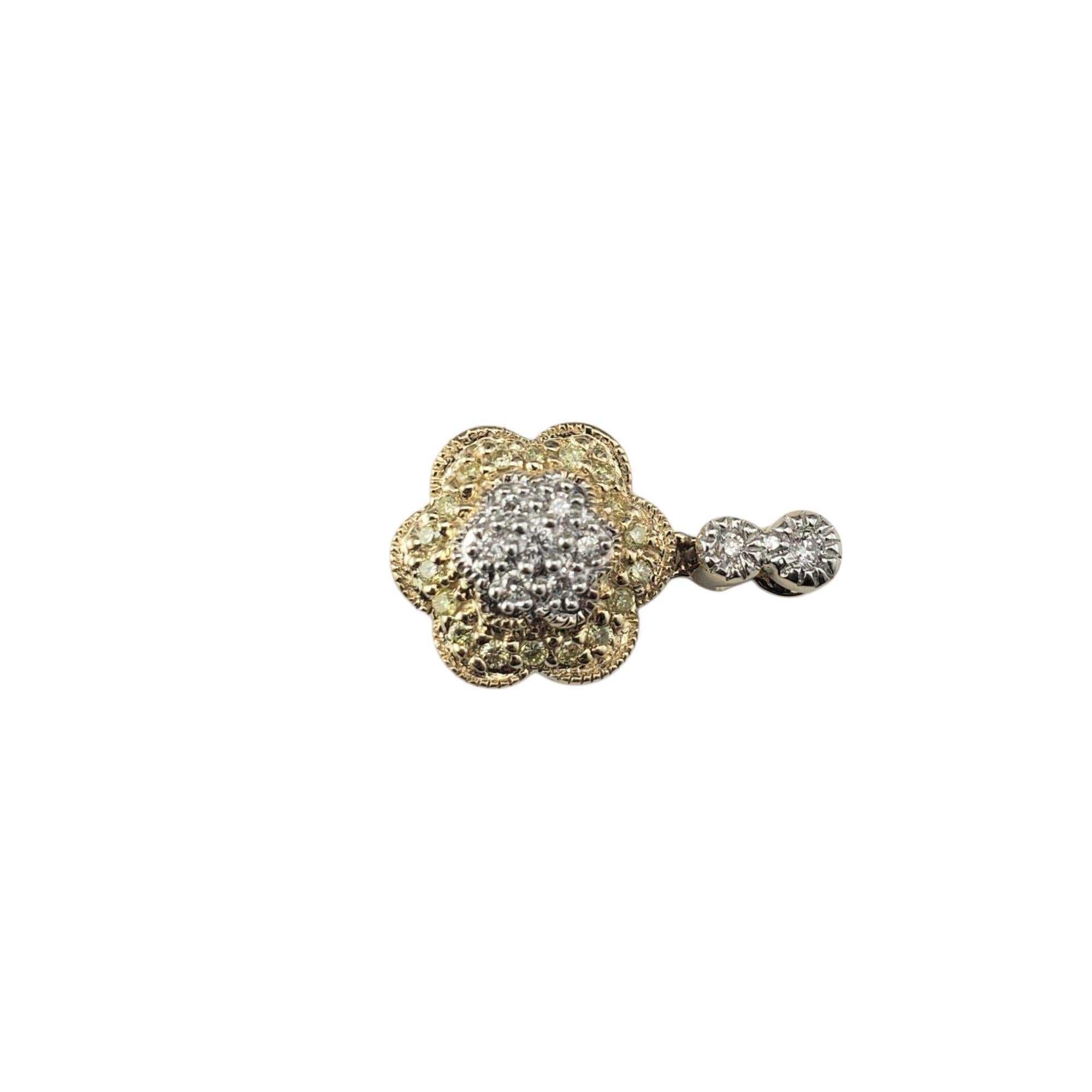 Taglio brillante Ciondolo con fiore di diamante in oro 14 carati bicolore #21392 in vendita