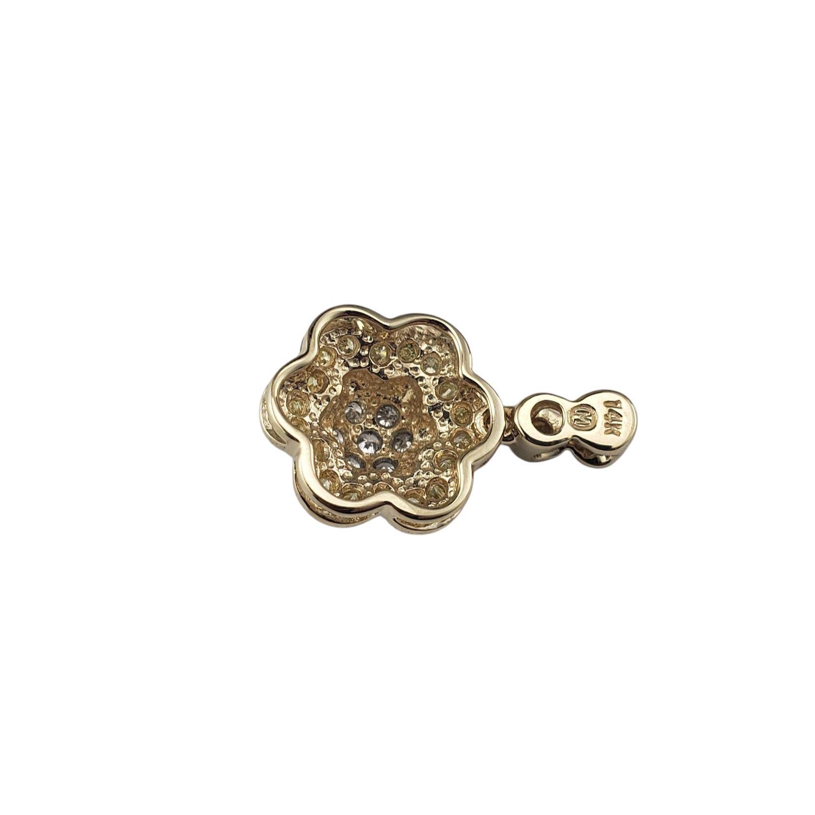 Ciondolo con fiore di diamante in oro 14 carati bicolore #21392 In condizioni buone in vendita a Washington Depot, CT