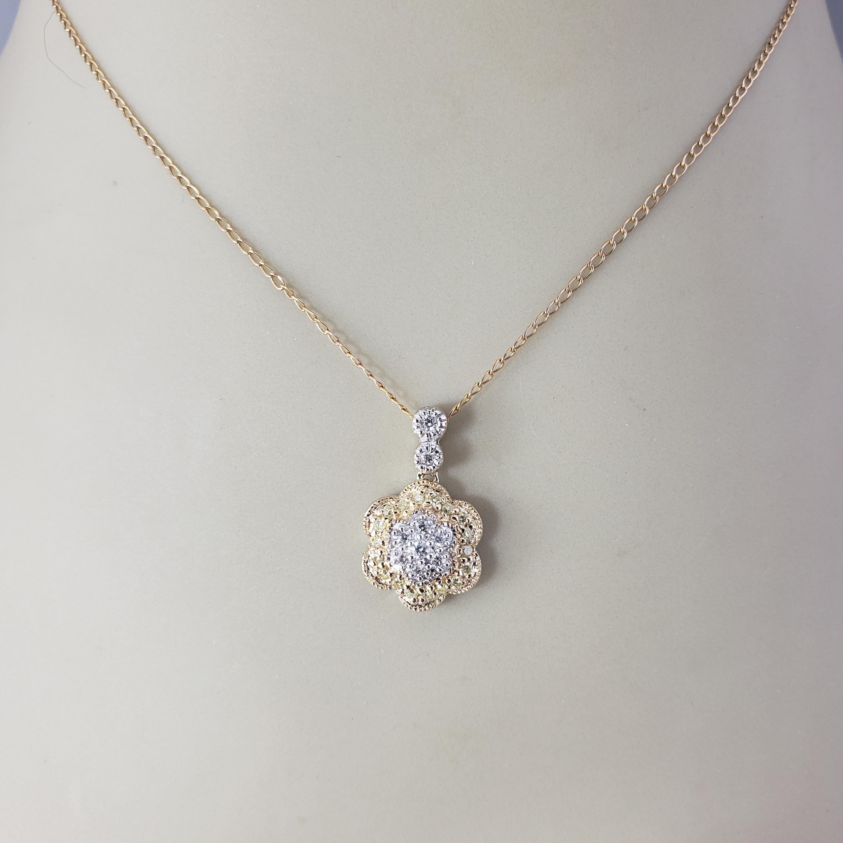 Ciondolo con fiore di diamante in oro 14 carati bicolore #21392 in vendita 3