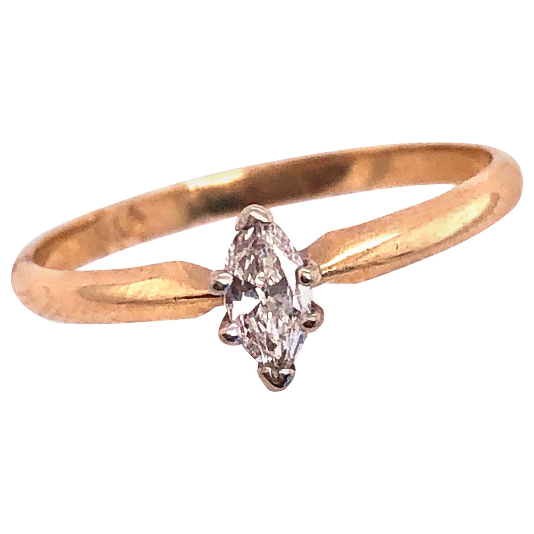 14 Karat Two-Tone Gold Diamond Solitaire Engagement Ring 0.15 TDW For Sale