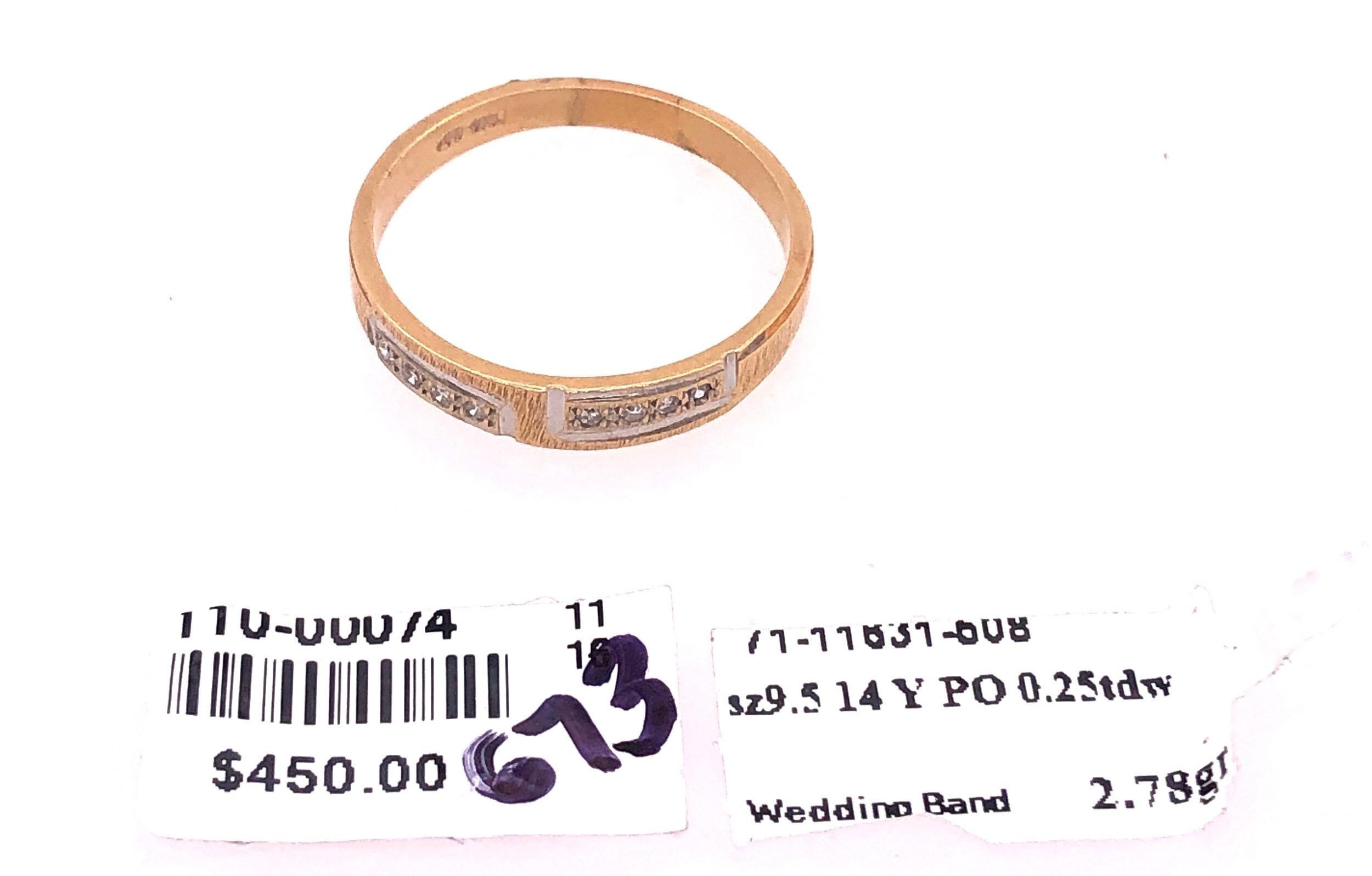 14 Karat Two-Tone Gold Wedding Band with Diamonds 0.25 TDW For Sale 1