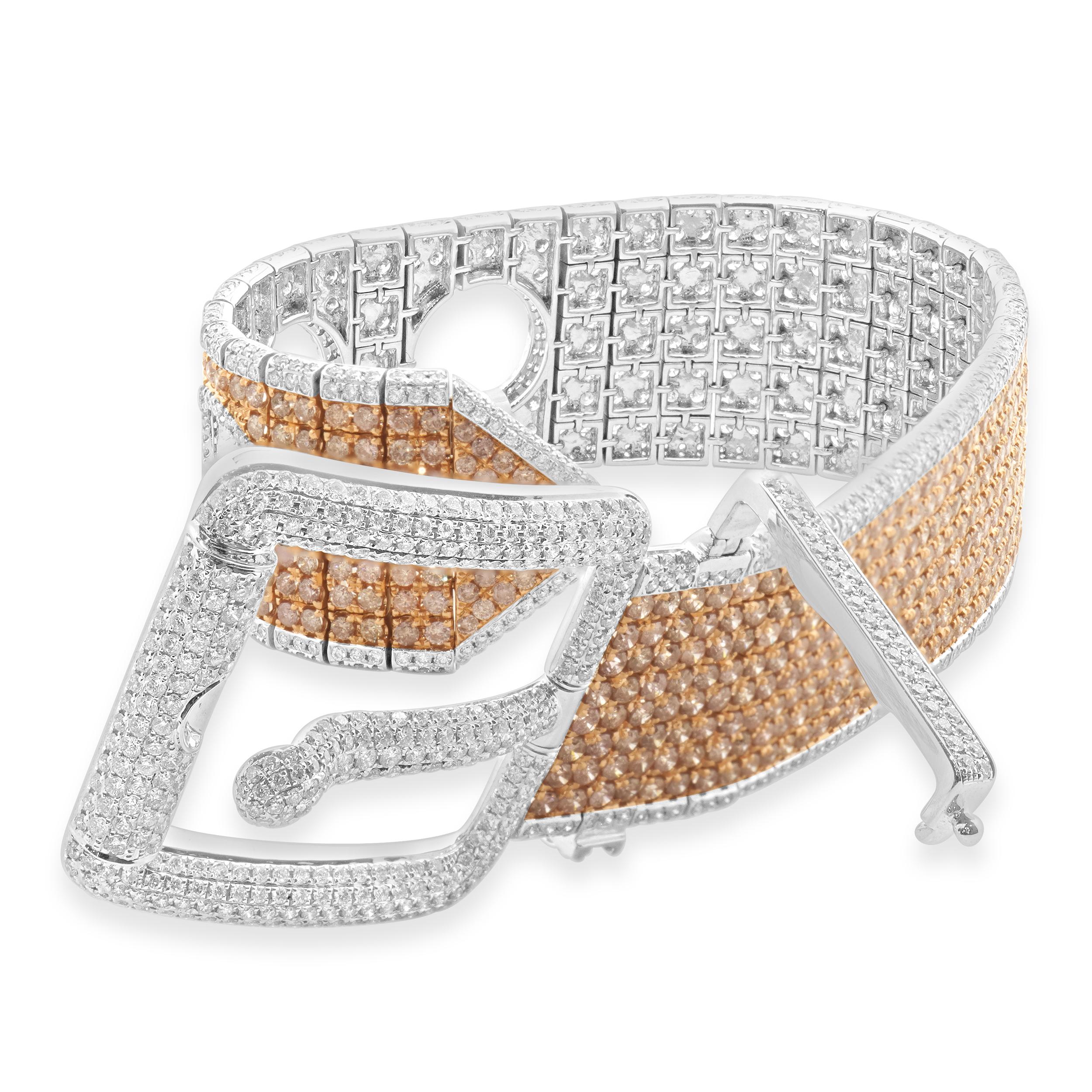 Pulsera de hebilla de cinturón de 14 quilates con dos tonos de diamantes rosas y blancos en Excelente estado para la venta en Scottsdale, AZ