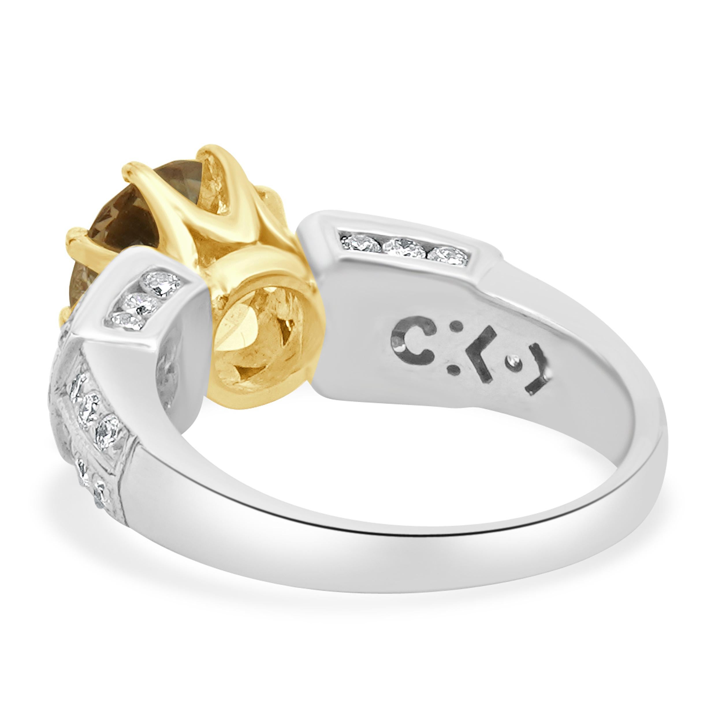 14 Karat Zweifarbiger Runder Brillantschliff Diamant Verlobungsring im Zustand „Hervorragend“ im Angebot in Scottsdale, AZ