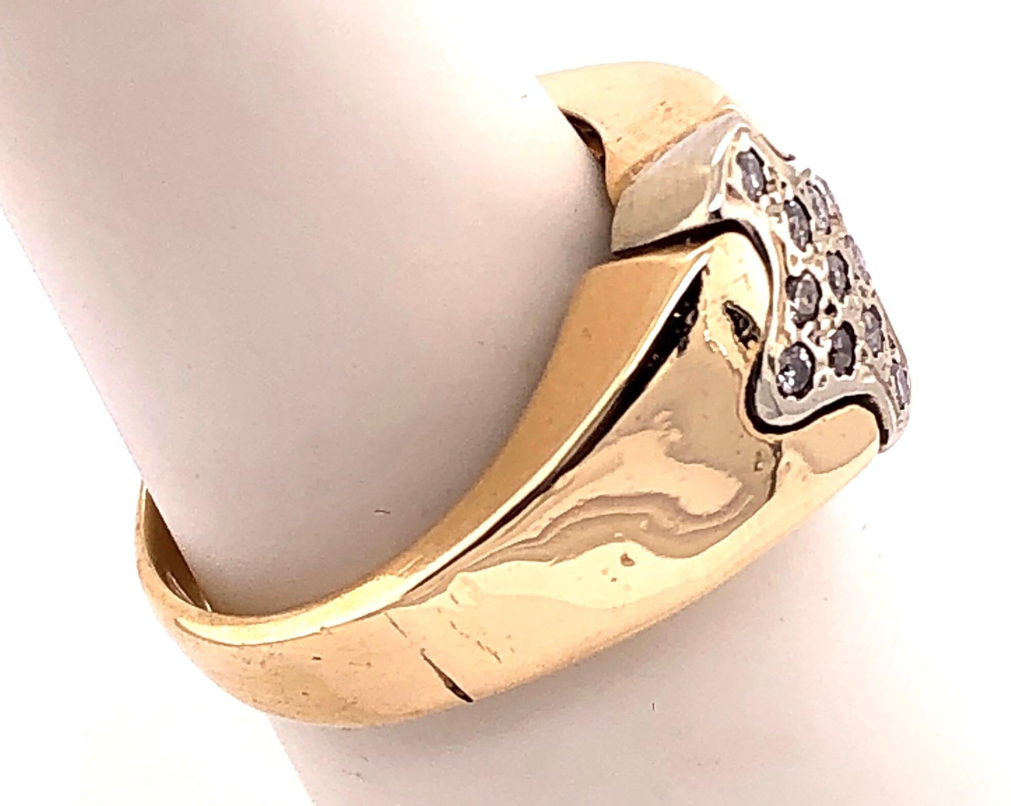 Anello in oro giallo e bianco 14 carati bicolore con cluster di diamanti 0,30 TDW In condizioni buone in vendita a Manhasset, NY