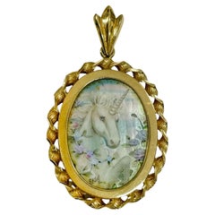 Pendentif chef-d'œuvre en forme de licorne de 14 carats peint à la main MOP n°0672