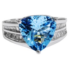 14 Karat Vintage Aquamarine and Diamond Ladies Ring