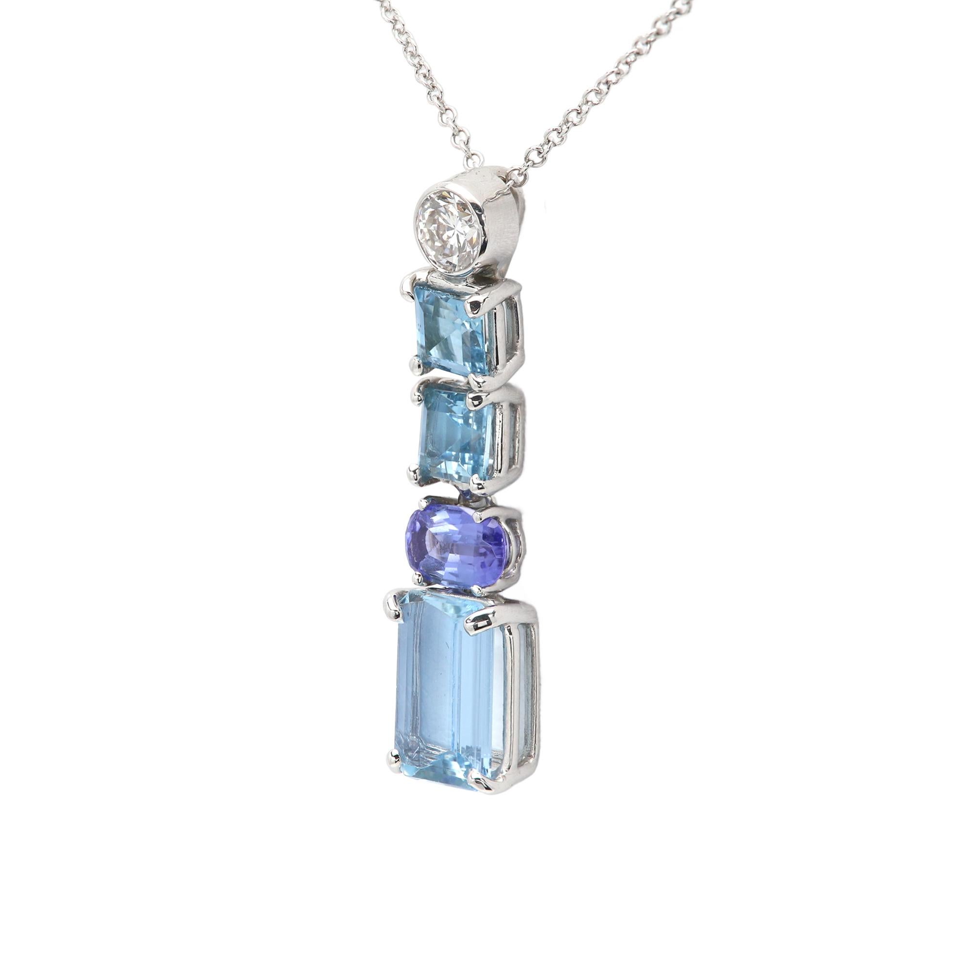 14 Karat Vintage Aquamarin Anhänger 14k White Gold Dangle Natural Aquamarin (Gemischter Schliff) im Angebot