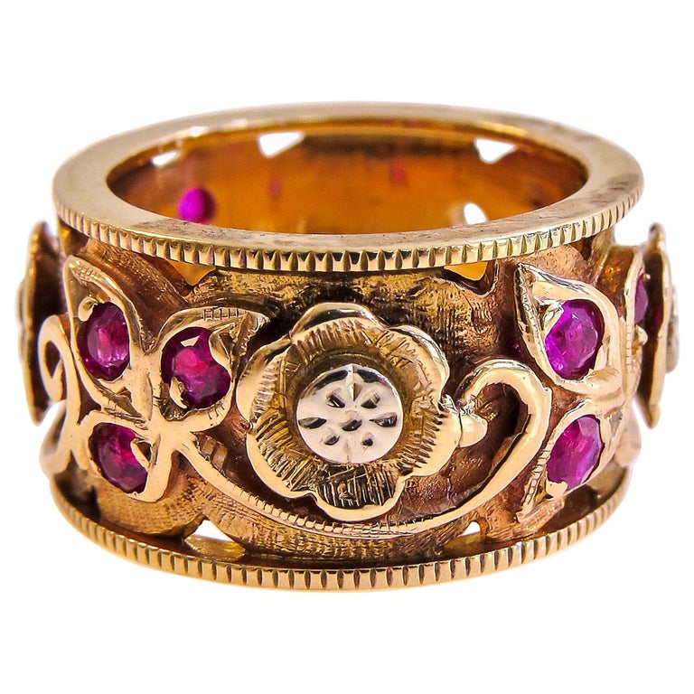 14 Karat Vintage Ruby Ladies Ring For Sale at 1stDibs