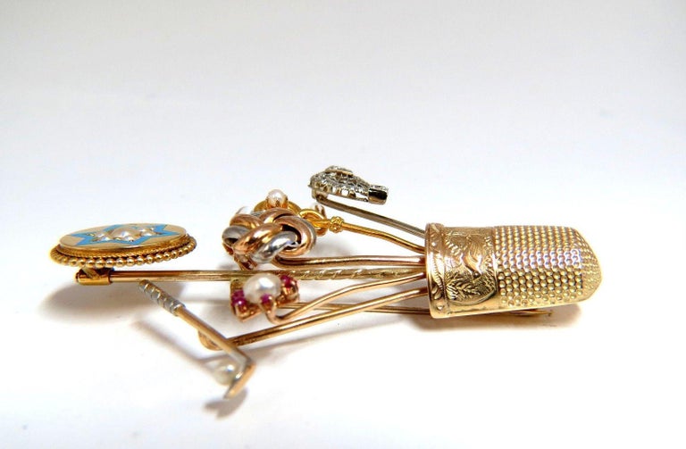 14 Karat Vintage Seamstress Thimble Collection Pin For Sale at 1stDibs