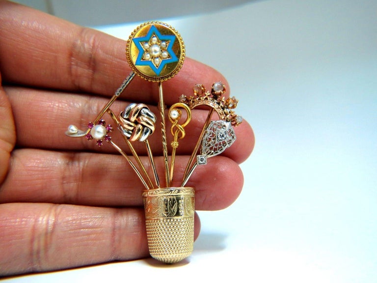 14 Karat Vintage Seamstress Thimble Collection Pin For Sale at 1stDibs