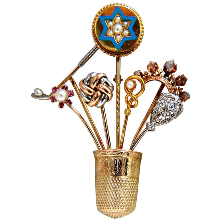14 Karat Vintage Seamstress Thimble Collection Pin For Sale at 1stDibs