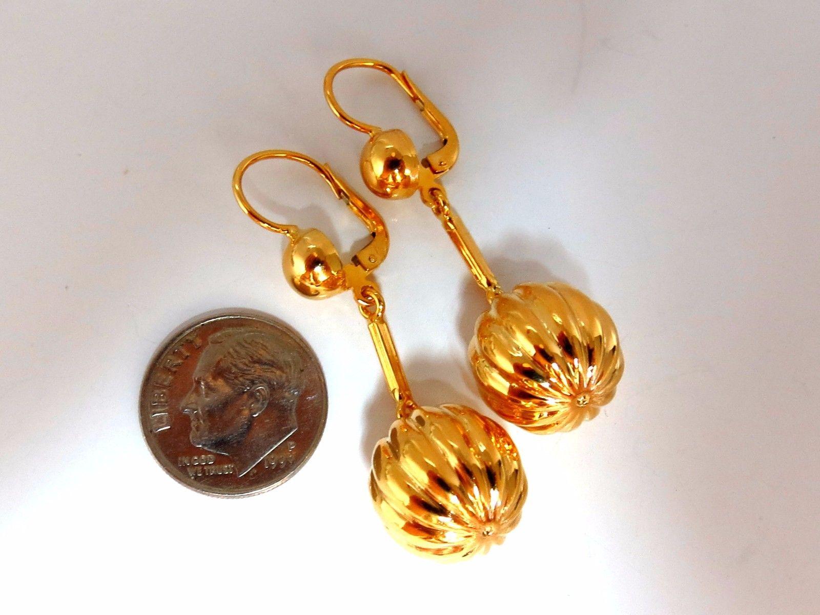 Orecchini pendenti a forma di anguria in 18 carati in vendita 4