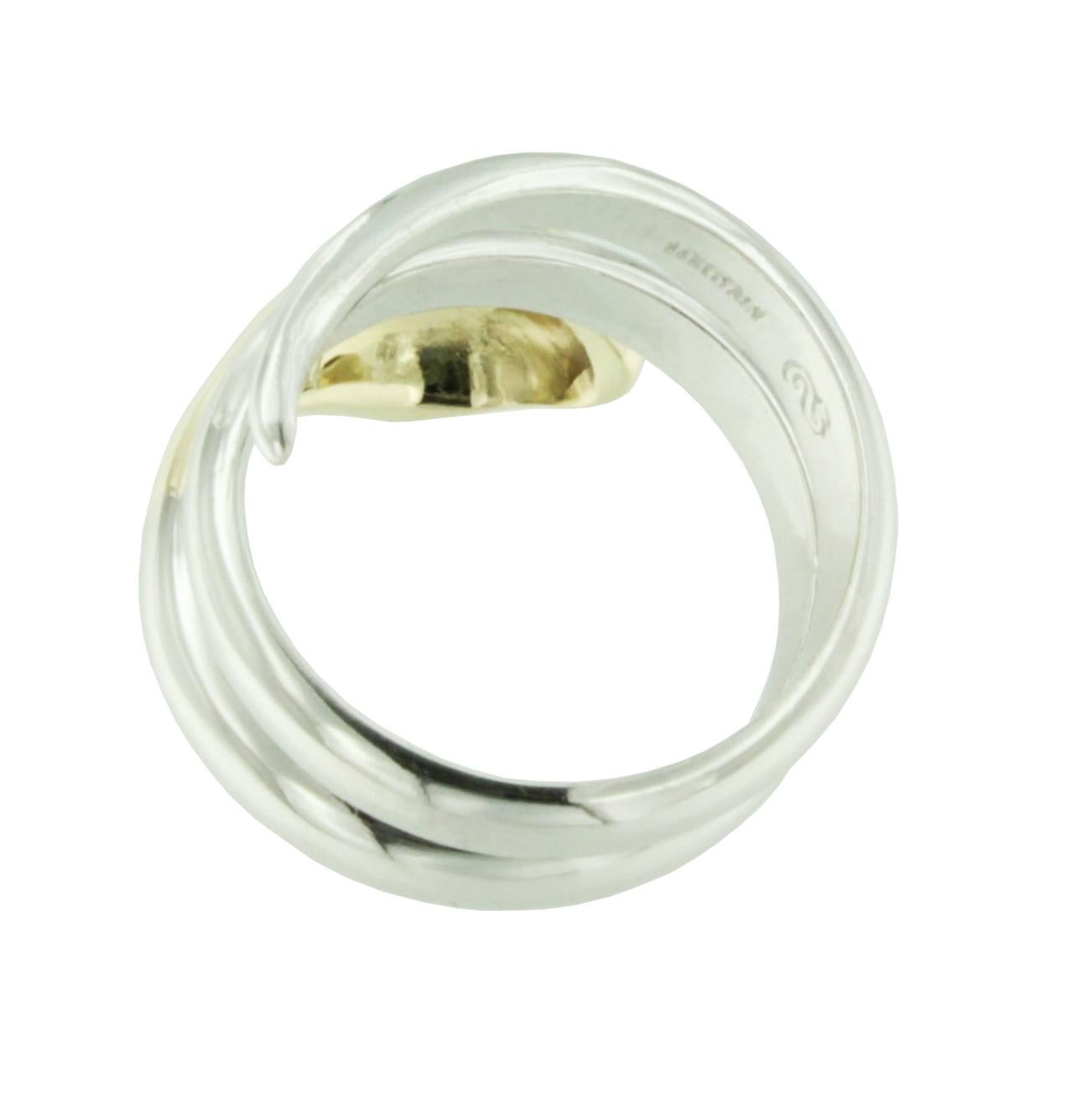 Moderne Incroyable bague cocktail en or blanc et jaune 14 carats fabriquée en Italie en vente