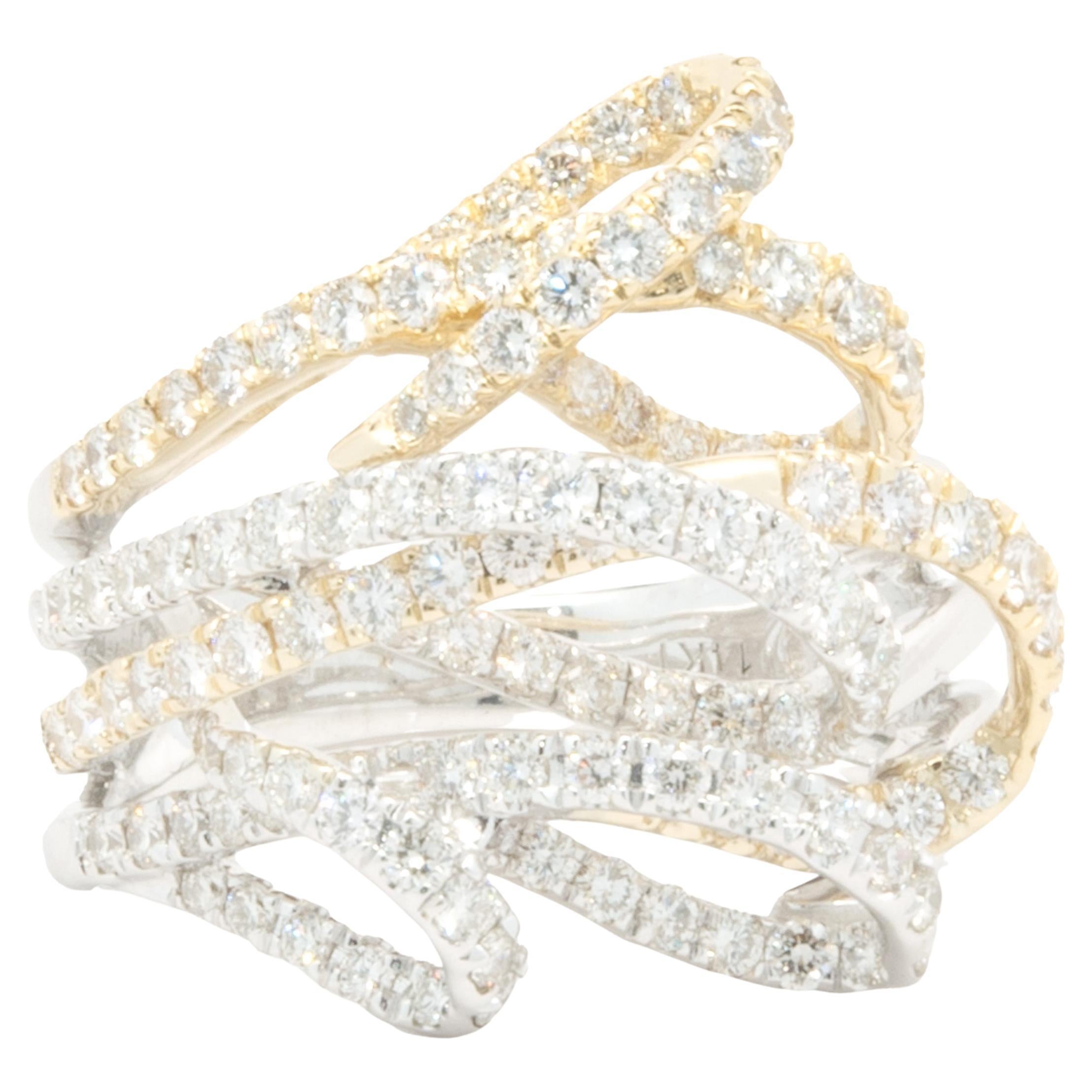 Bague boucle en or blanc et jaune 14 carats avec diamants en vente