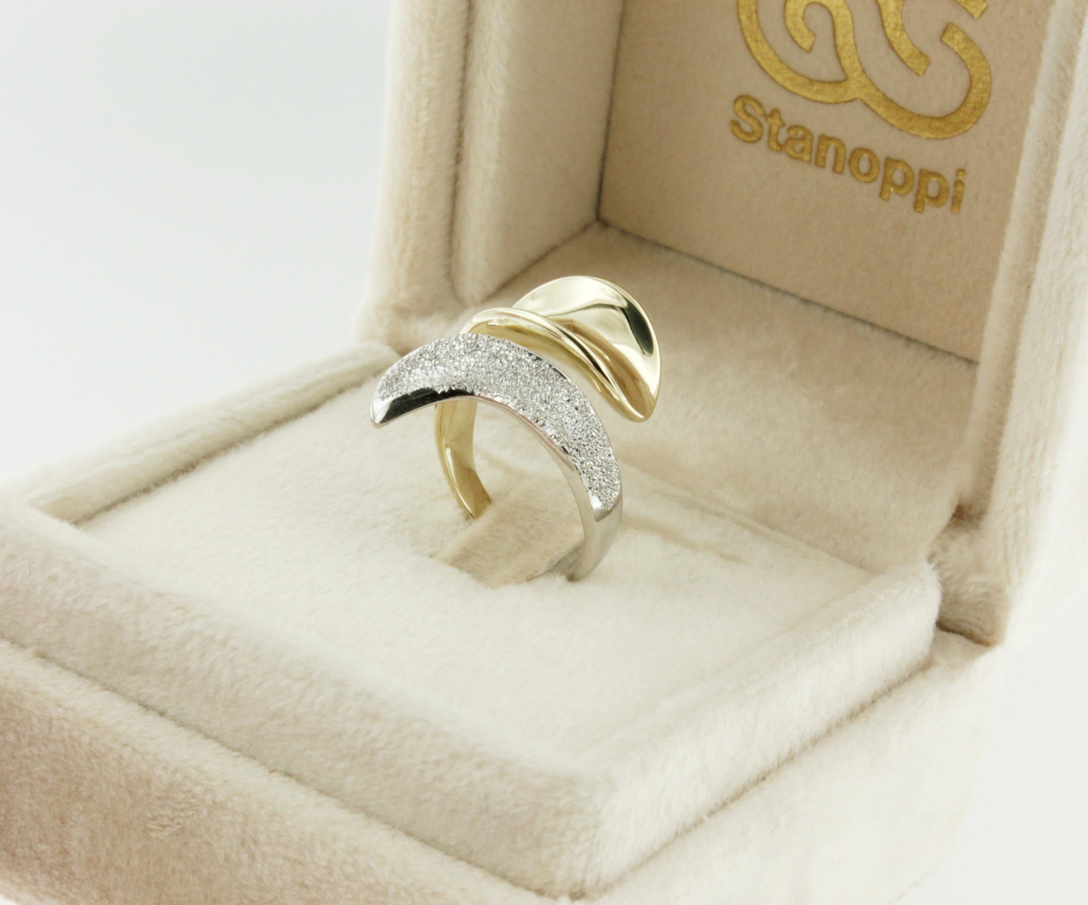 14 Karat White and Yellow Gold Modern Made in Italy  Ring For Sale 1
