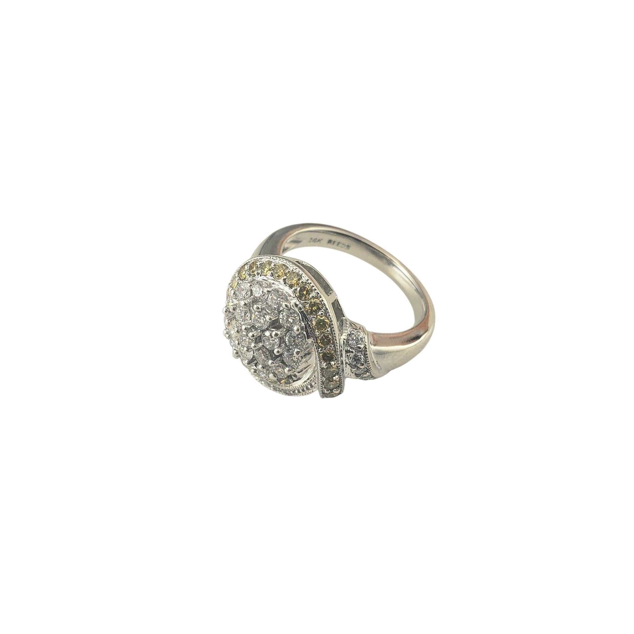 Taille brillant Bague en or blanc et jaune 14 carats avec diamants jaunes et blancs Taille 5 #22570 en vente