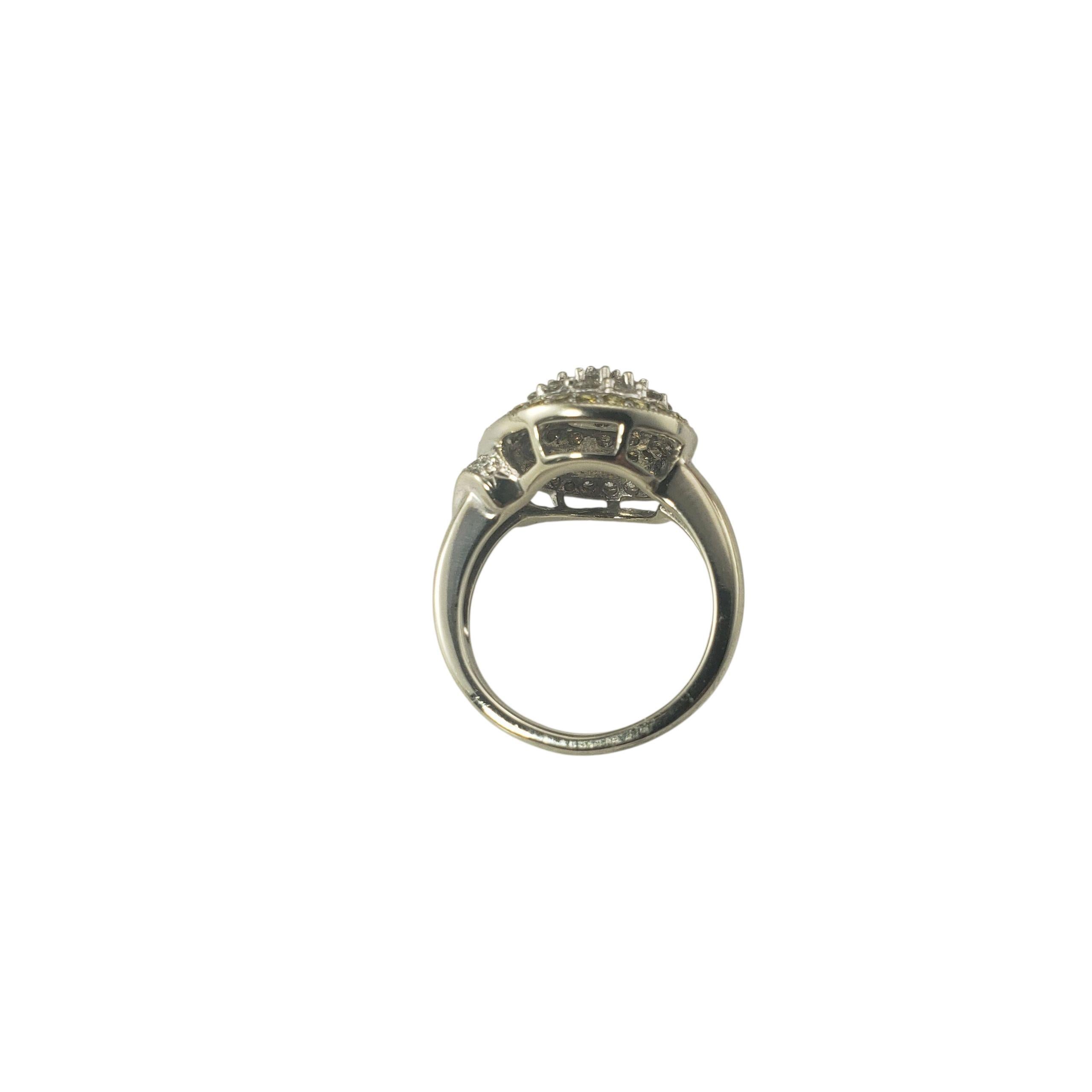 Bague en or blanc et jaune 14 carats avec diamants jaunes et blancs Taille 5 #22570 Bon état - En vente à Washington Depot, CT