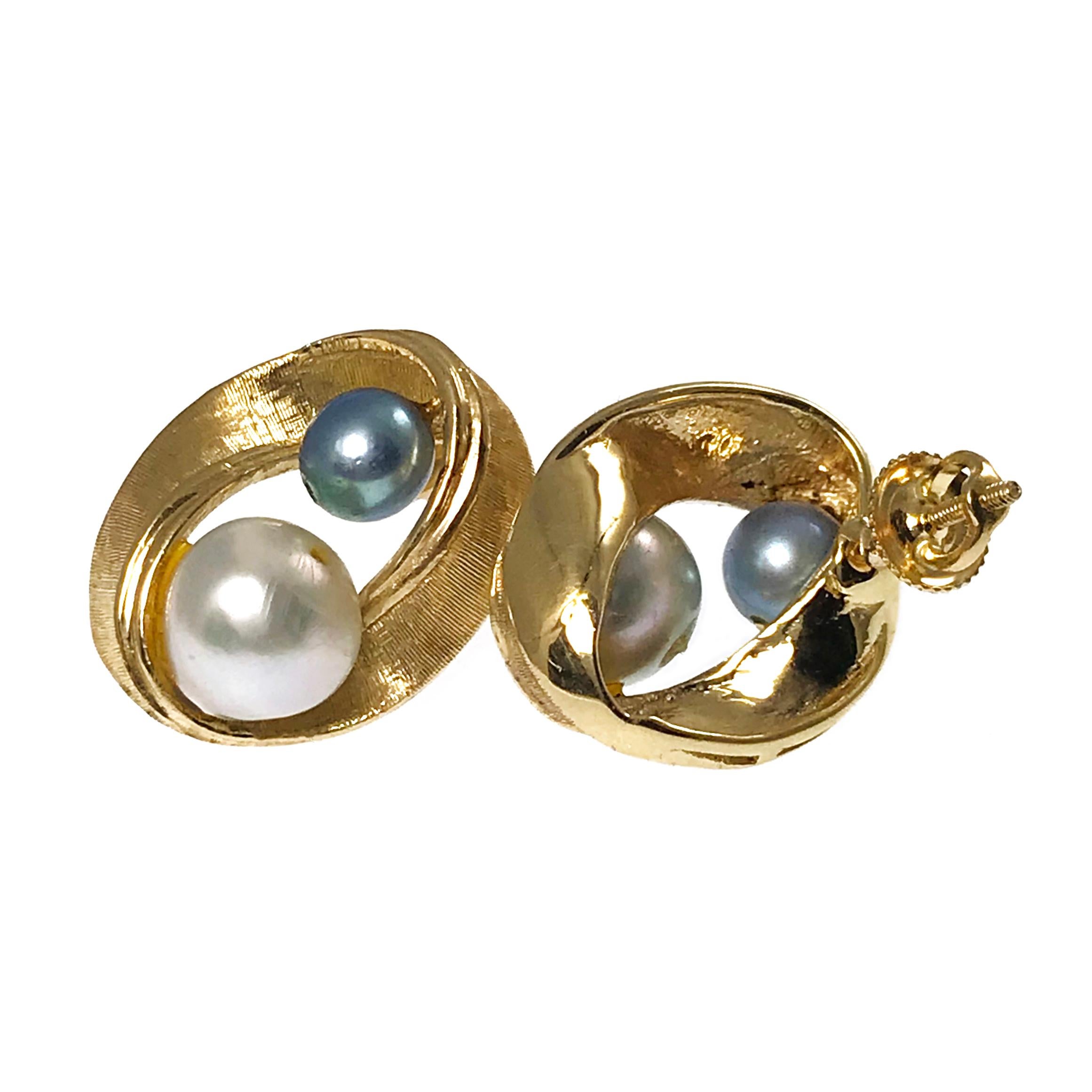 Boucles d'oreilles tourbillon en perles blanches, bleues et grises 14 carats Bon état - En vente à Palm Desert, CA