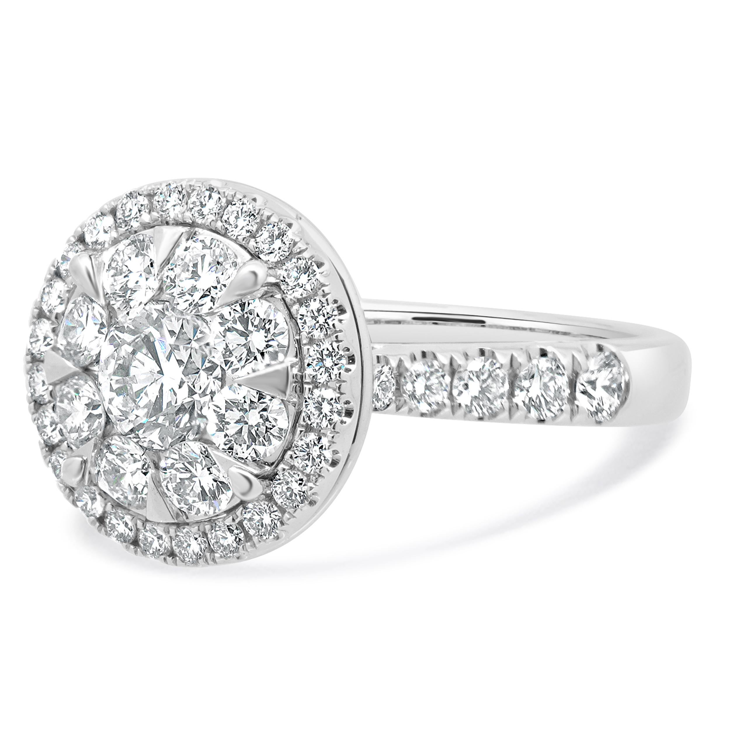 Designer: kundenspezifisch
MATERIAL: 14k weiß
Zentraldiamant/en: 1 Rundschliff = 0,46cttw
Farbe: H
Klarheit: VS2
Diamant/en: 42 runde Brillanten = 1,26cttw
Farbe: G-H
Klarheit: VS2-SI1
Abmessungen: Die Ringspitze ist 3.05 mm breit.
Größe: 7
Gewicht: