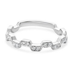 14 Karat Weißer Diamant-Stationsring