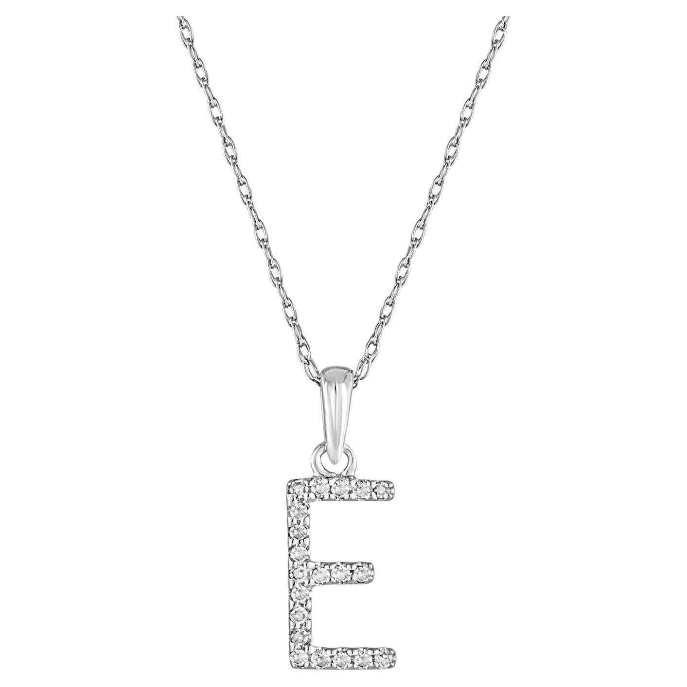 Collier pendentif en or blanc 14 carats avec diamants 0,06 carat, initial E