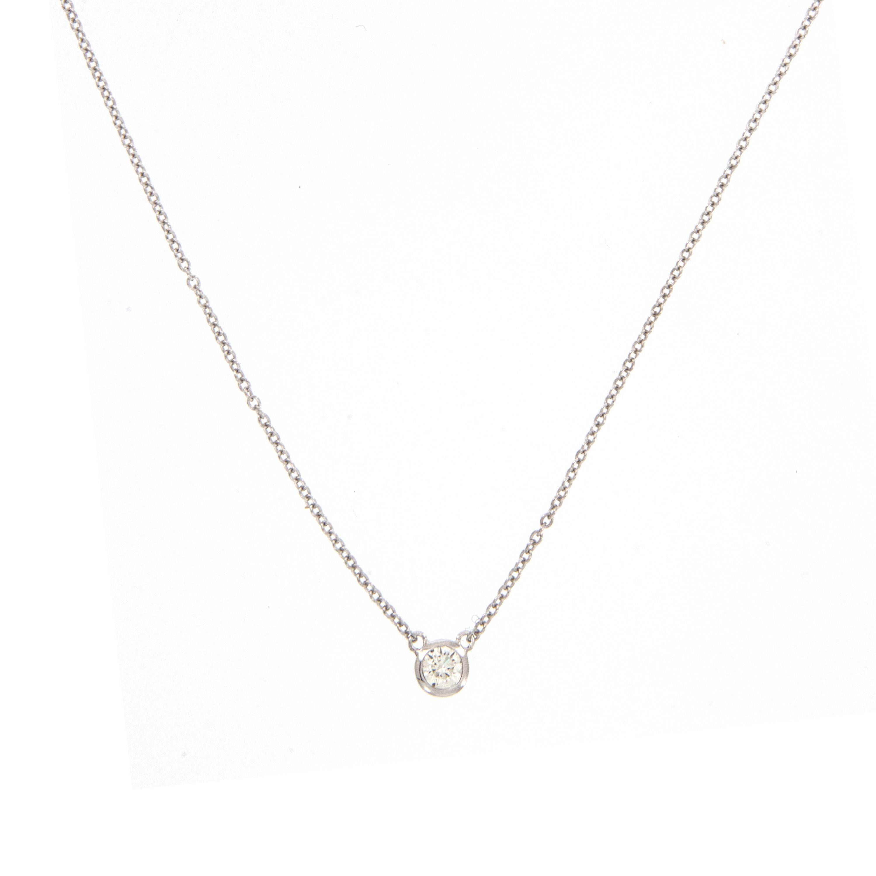 Contemporary 14 Karat White Gold 0.20 Carat Diamond Solitaire Necklace For Sale