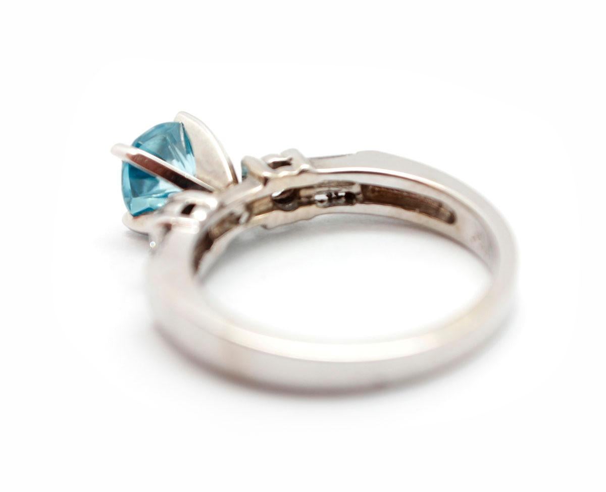 14 Karat White Gold, 0.43 Carat Diamond and 1.83 Carat Blue Zircon Ring In Excellent Condition In Scottsdale, AZ