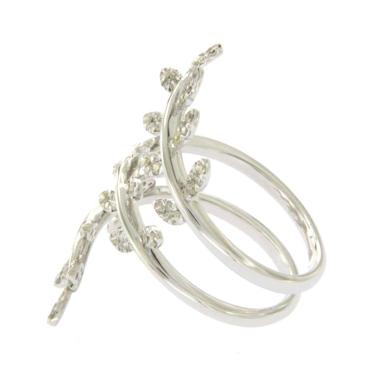 Women's 14 Karat White Gold 0.64 Carat Diamonds Fancy Cluster Ring For Sale