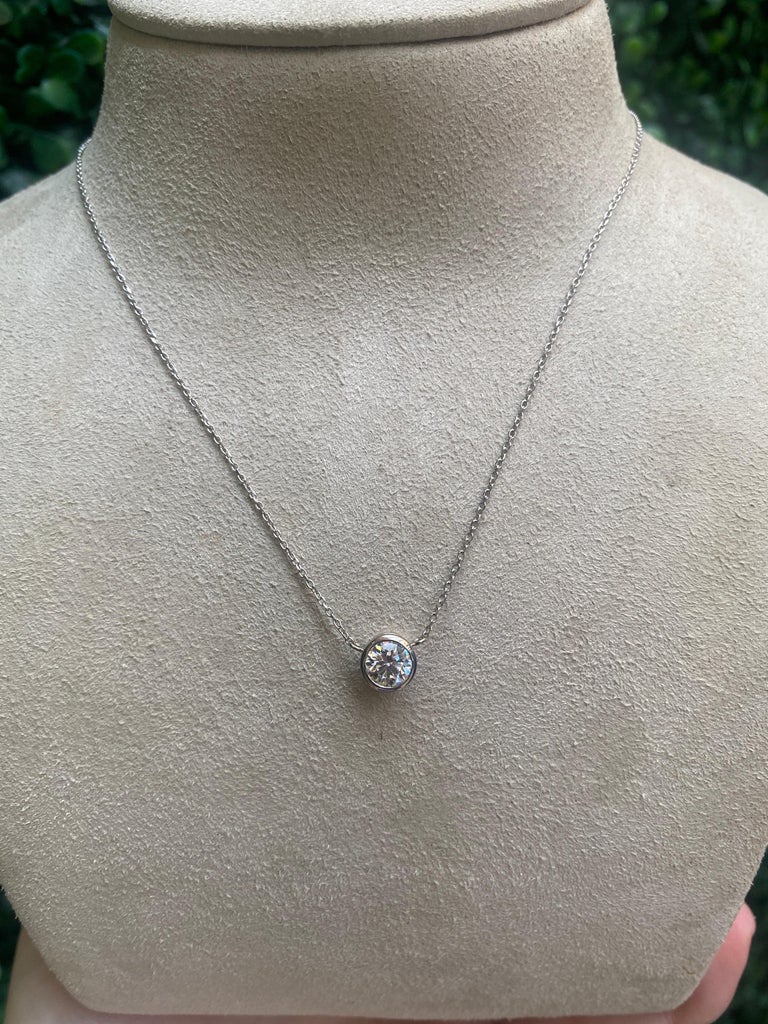 14 Karat White Gold 0.78 Carat Round Bezel Set Diamond Pendant Necklace For Sale 2