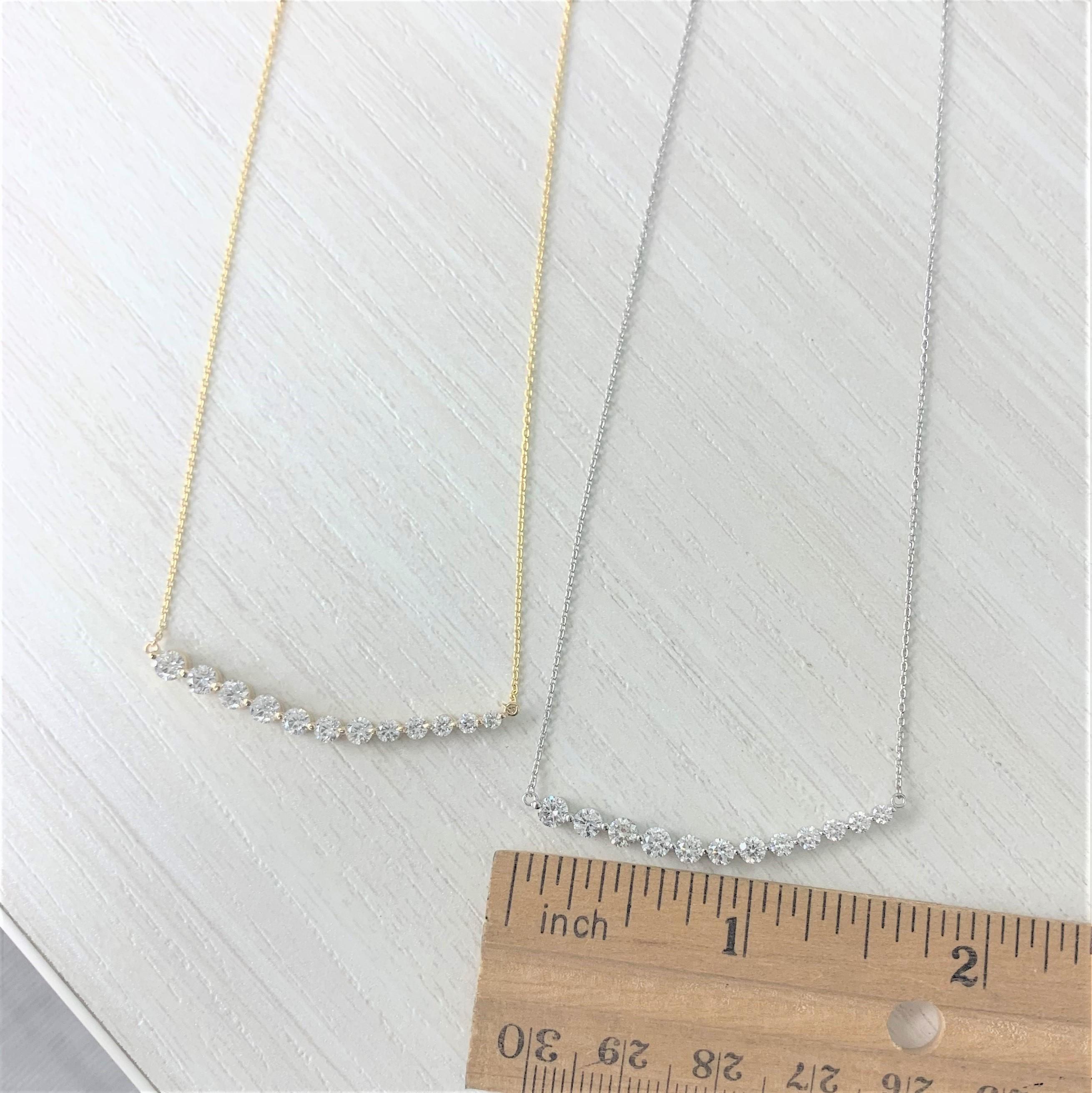 Contemporaneo Collana a barre curve con diamanti in oro bianco 14 carati da 1,06 carati in vendita