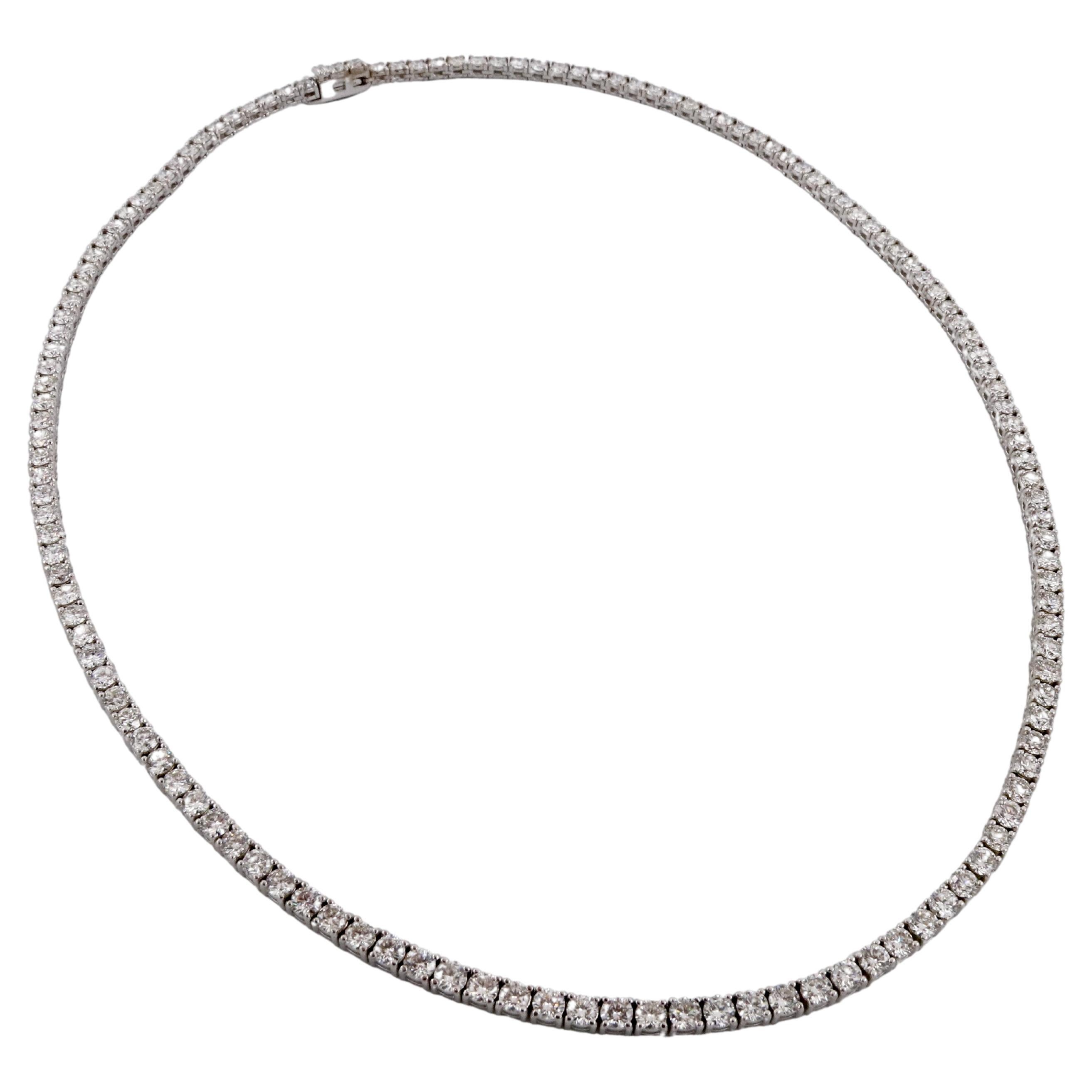 Modern 14 Karat White Gold 11.22 Carat Natural Round Diamond Tennis Necklace For Sale