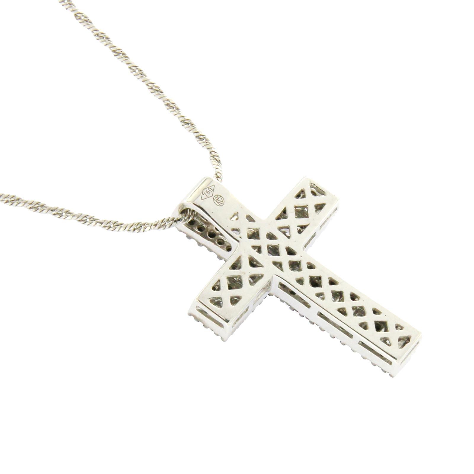 14 Karat White Gold 1.15 Carat White and Black Diamonds Cross Necklace For Sale 1