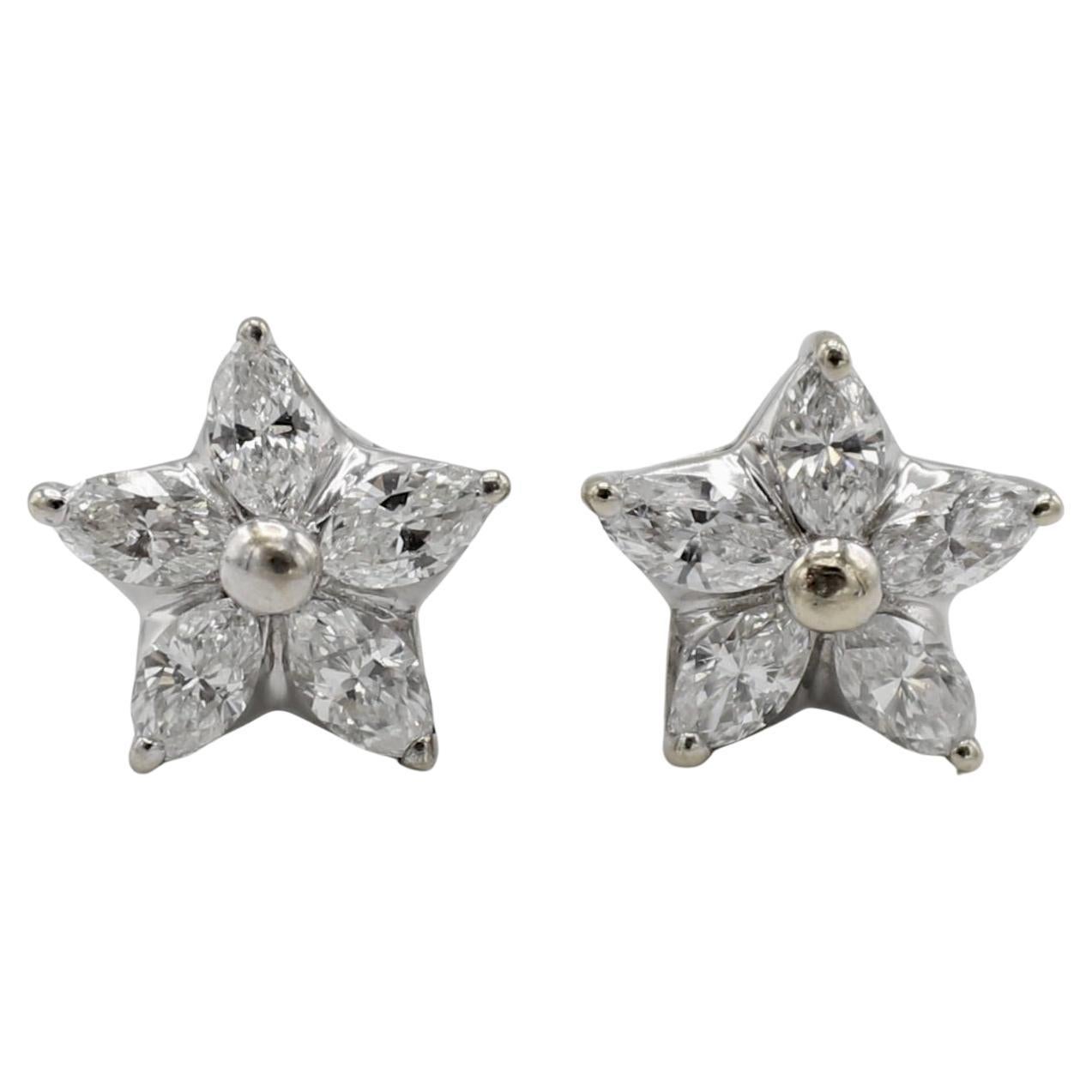 Orecchini a perno in oro bianco 14 carati da 1,20 carati con diamante naturale marquise in vendita